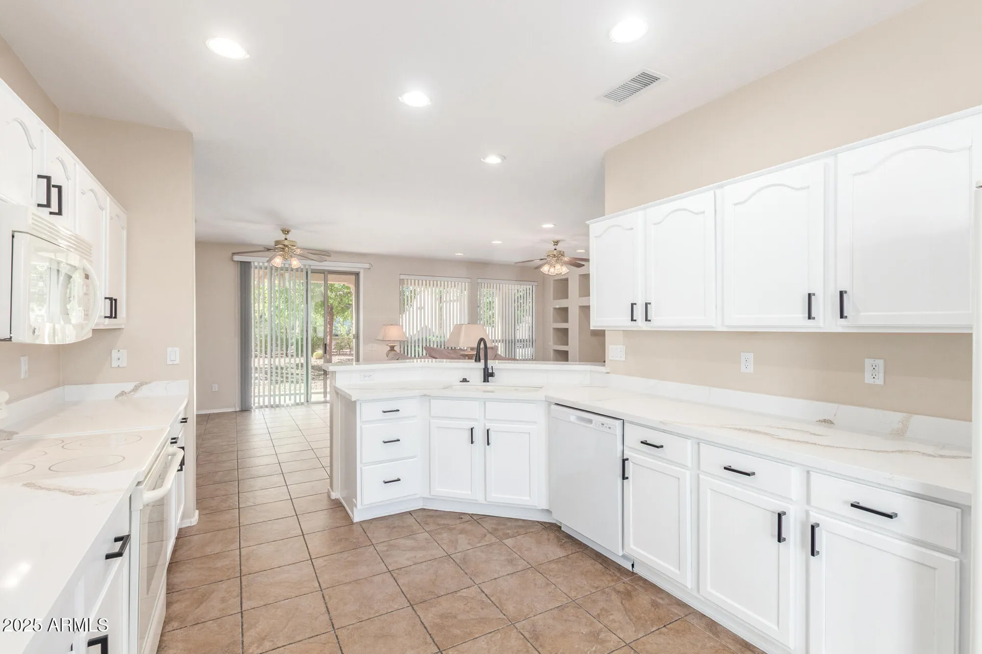 Property Slideshow image 5 of 40 | 16639 w bajada trl, Surprise, AZ, 85387