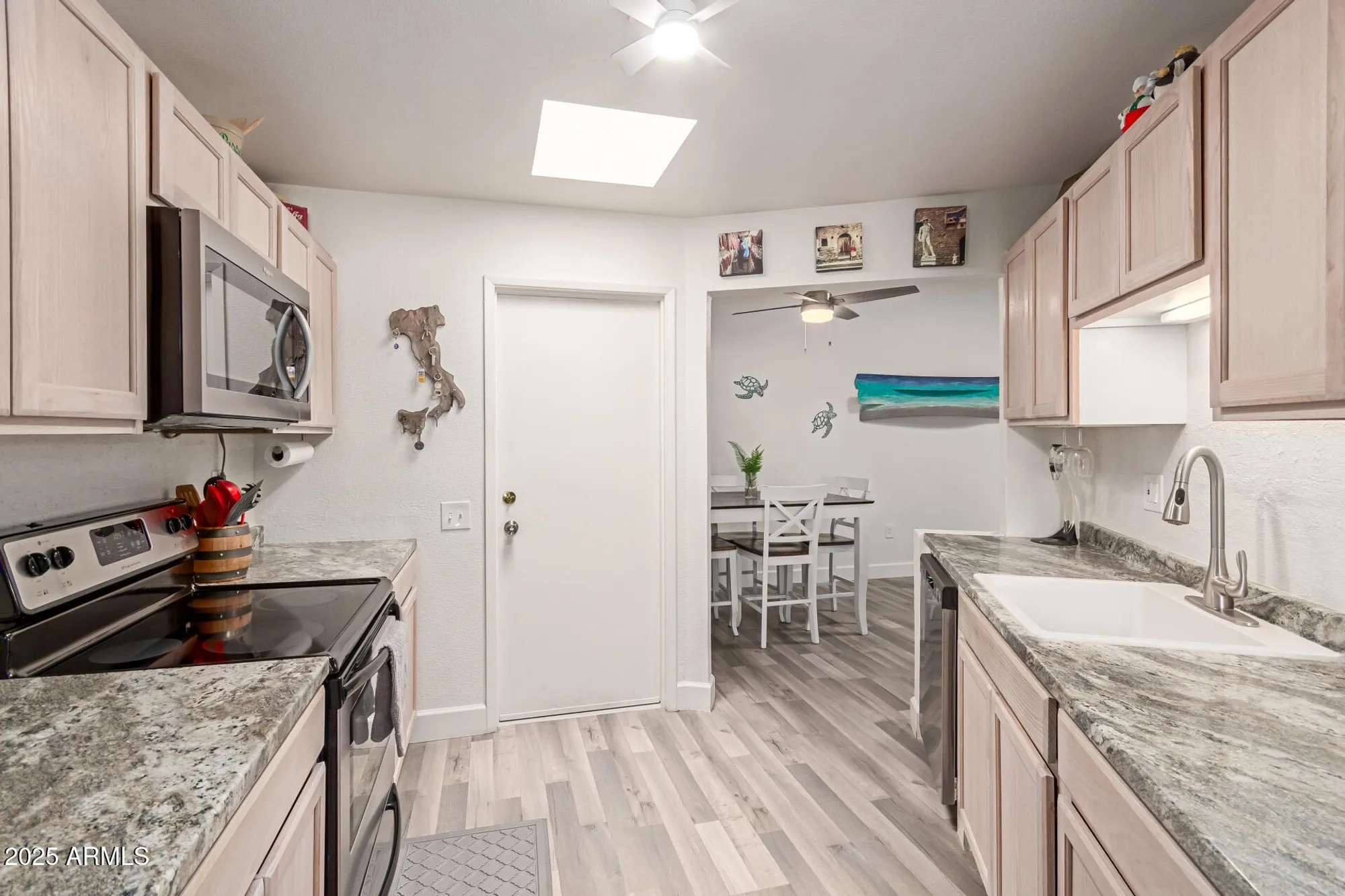 Property Slideshow image 4 of 20 | 10617 w granada dr, Sun City, AZ, 85373