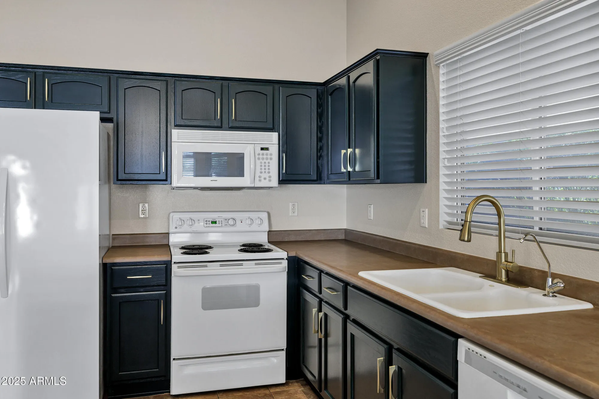 Property Slideshow image 12 of 35 | 3318 n 157th ave, Goodyear, AZ, 85395