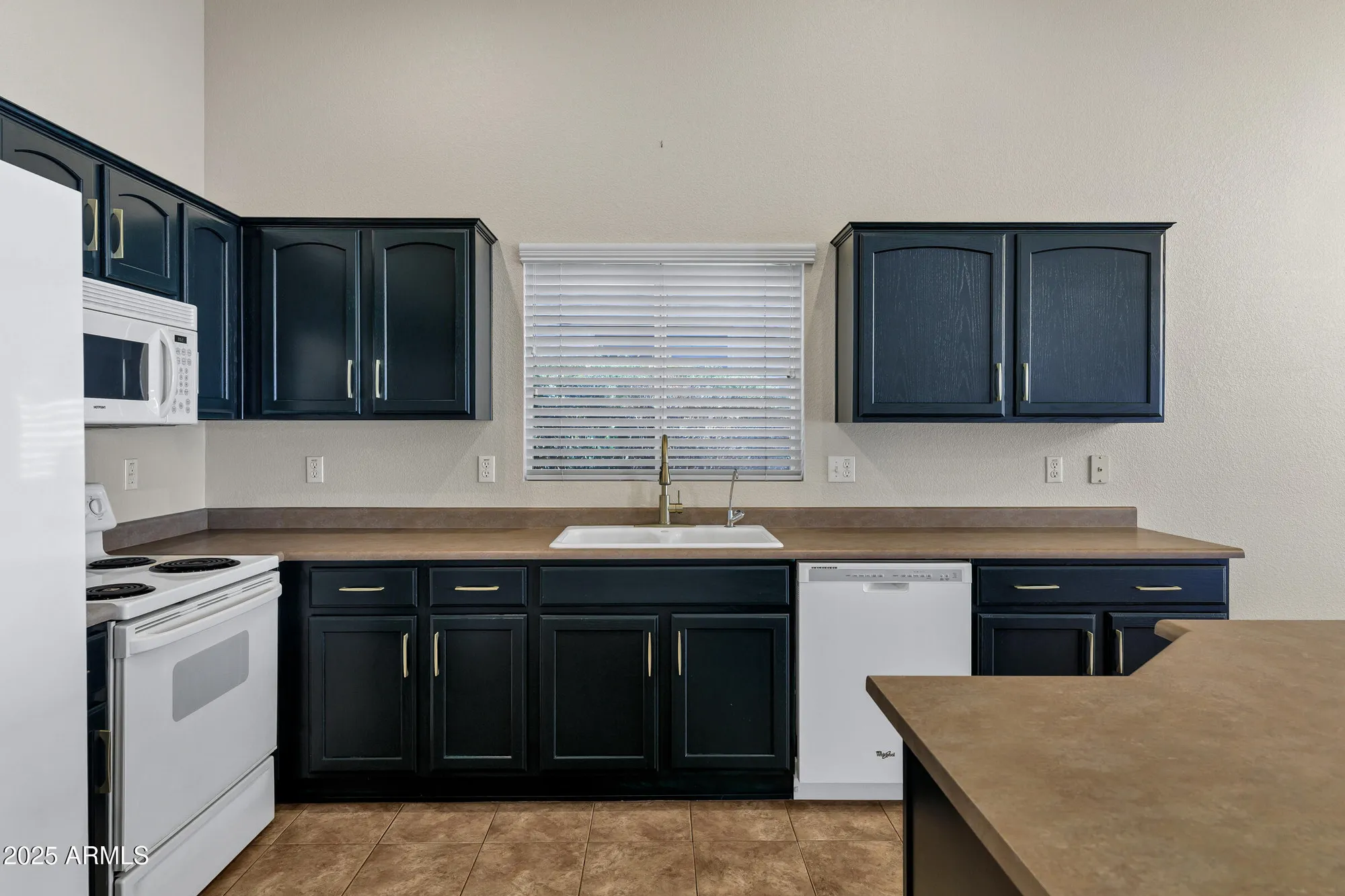 Property Slideshow image 13 of 35 | 3318 n 157th ave, Goodyear, AZ, 85395