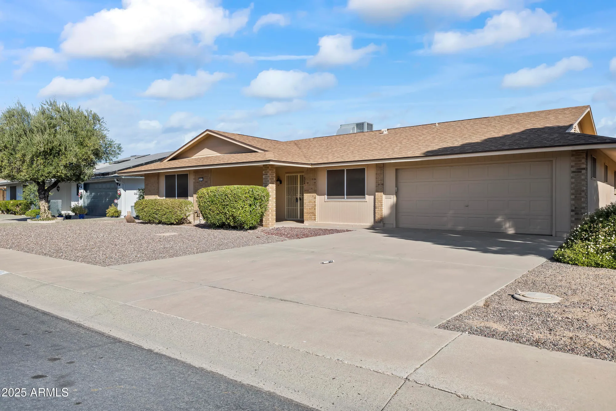 Property Slideshow image 7 of 36 | 10521 w prairie hills cir, Sun City, AZ, 85351