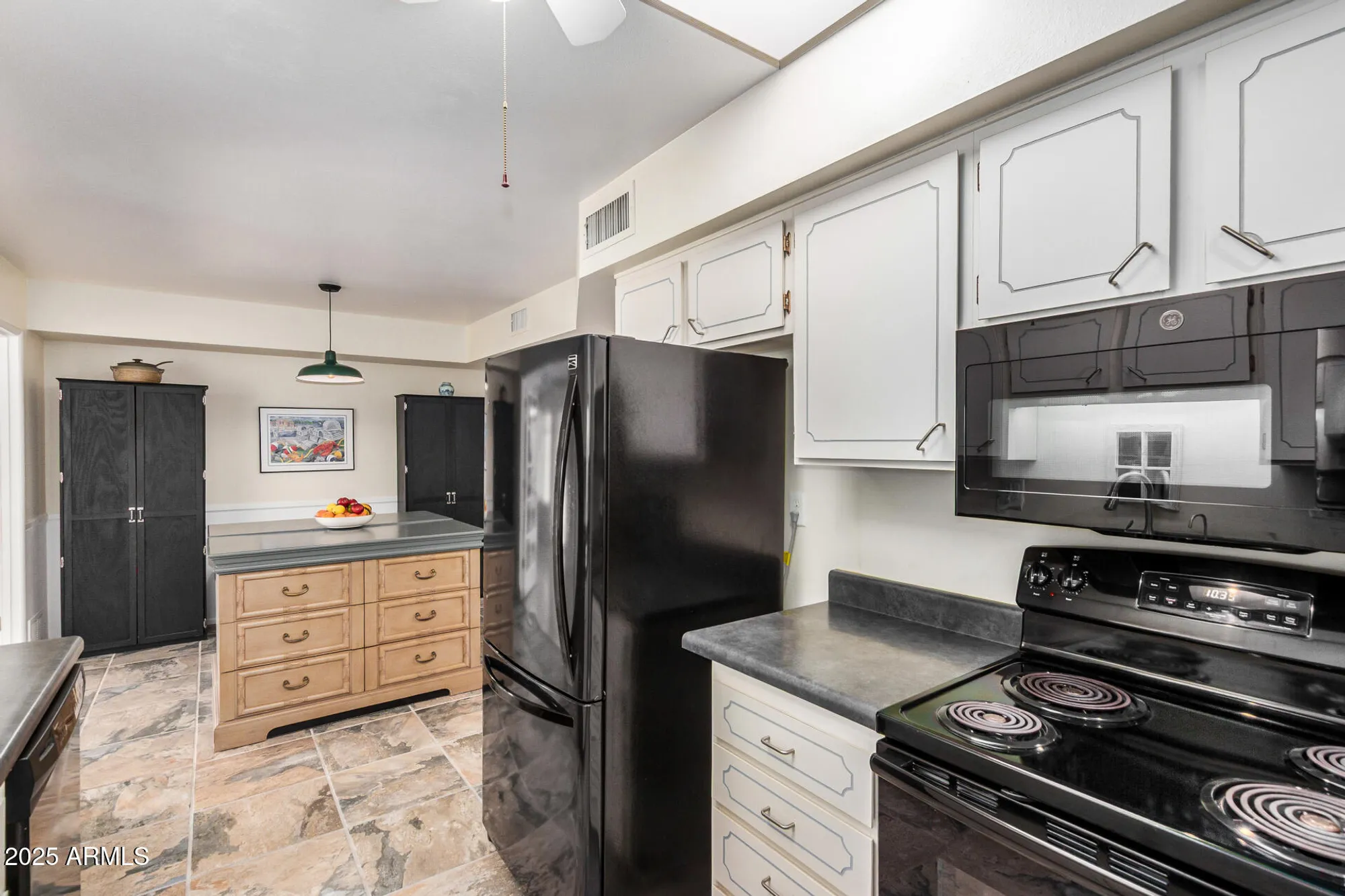 Property Slideshow image 12 of 41 | 13039 n 100th dr, Sun City, AZ, 85351