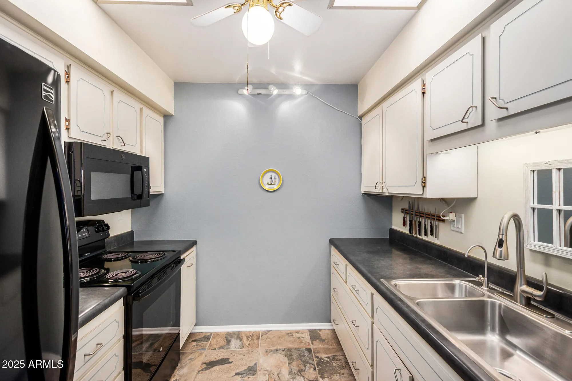 Property Slideshow image 13 of 41 | 13039 n 100th dr, Sun City, AZ, 85351