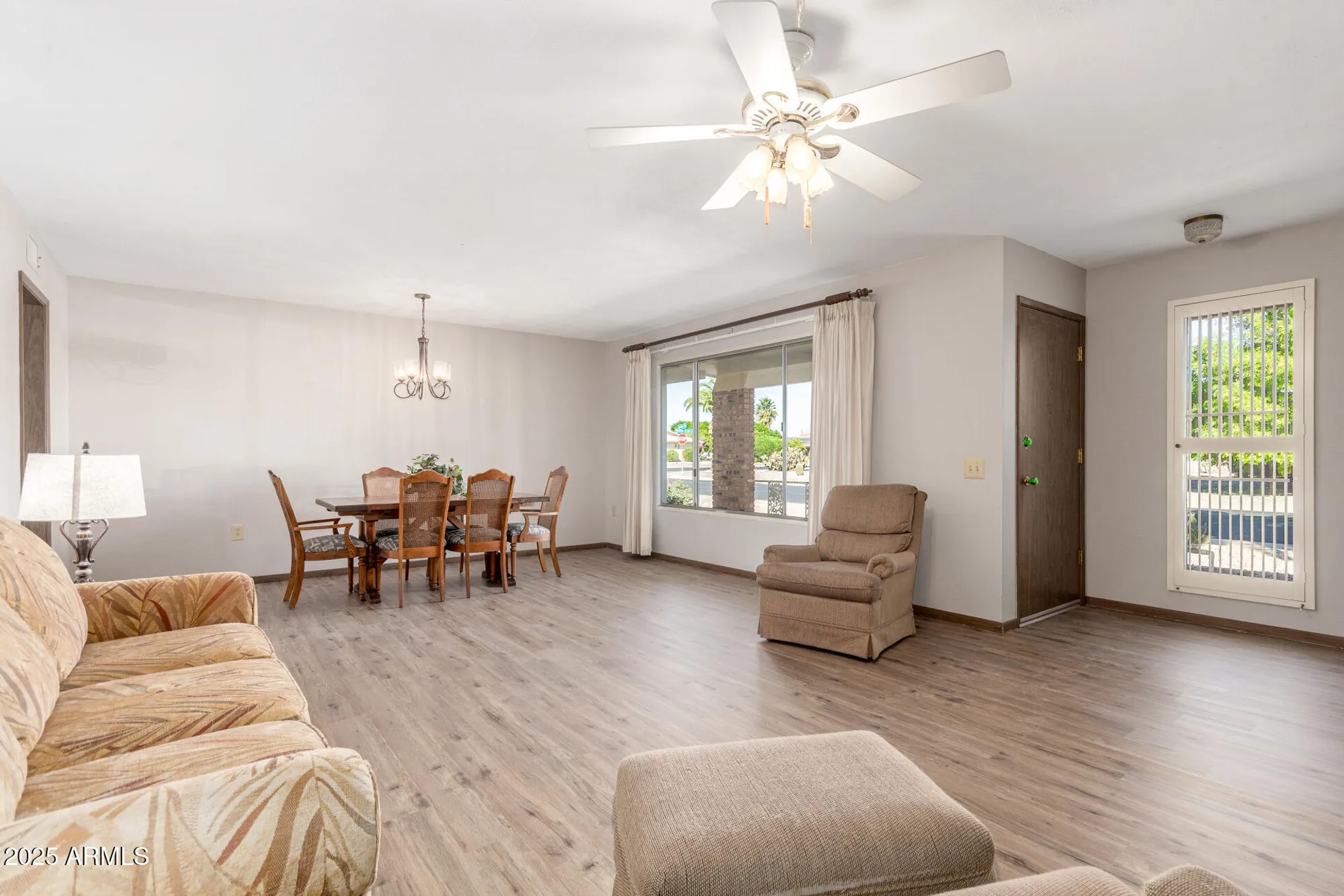 Property Slideshow image 9 of 34 | 10609 w concho cir, Sun City, AZ, 85373