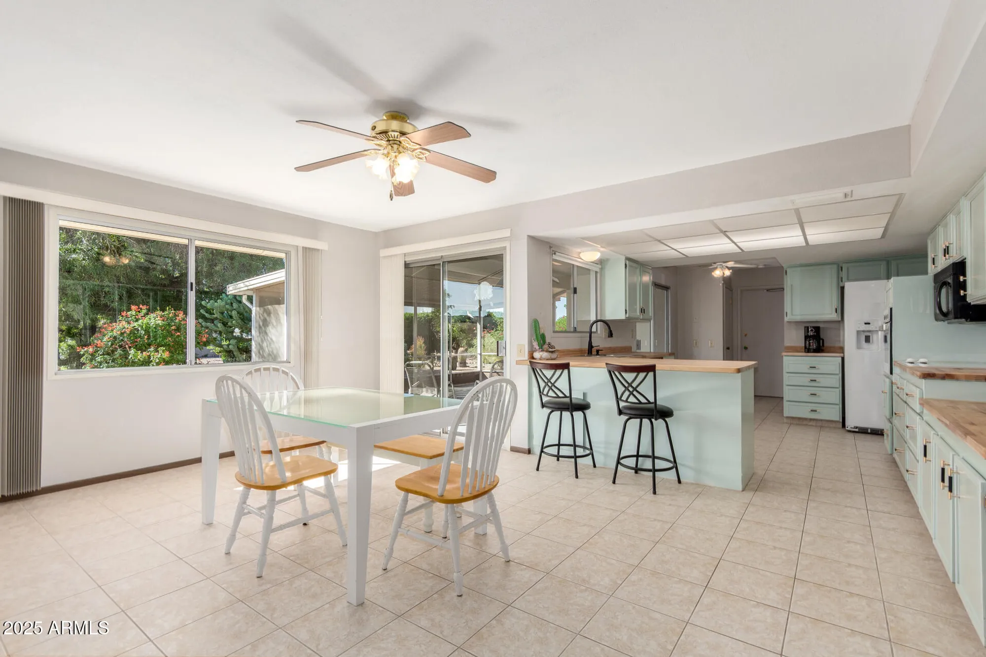 Property Slideshow image 14 of 34 | 10609 w concho cir, Sun City, AZ, 85373