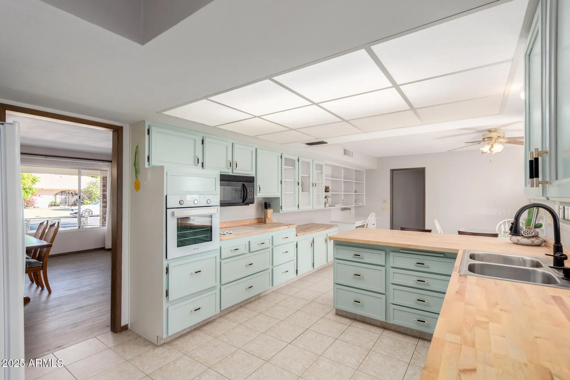 Property Slideshow image 12 of 34 | 10609 w concho cir, Sun City, AZ, 85373