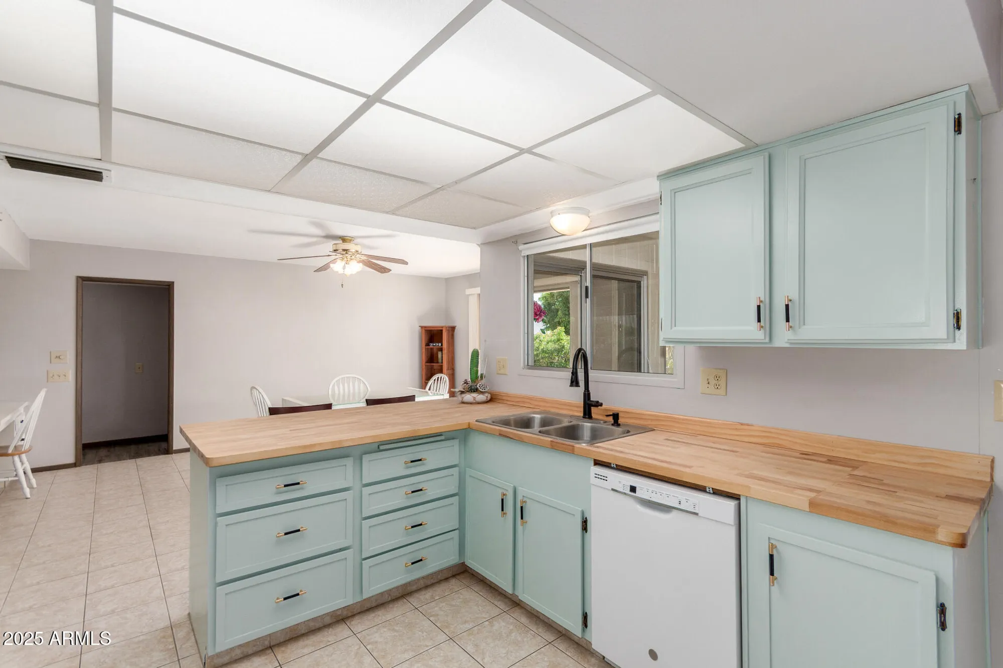 Property Slideshow image 11 of 34 | 10609 w concho cir, Sun City, AZ, 85373