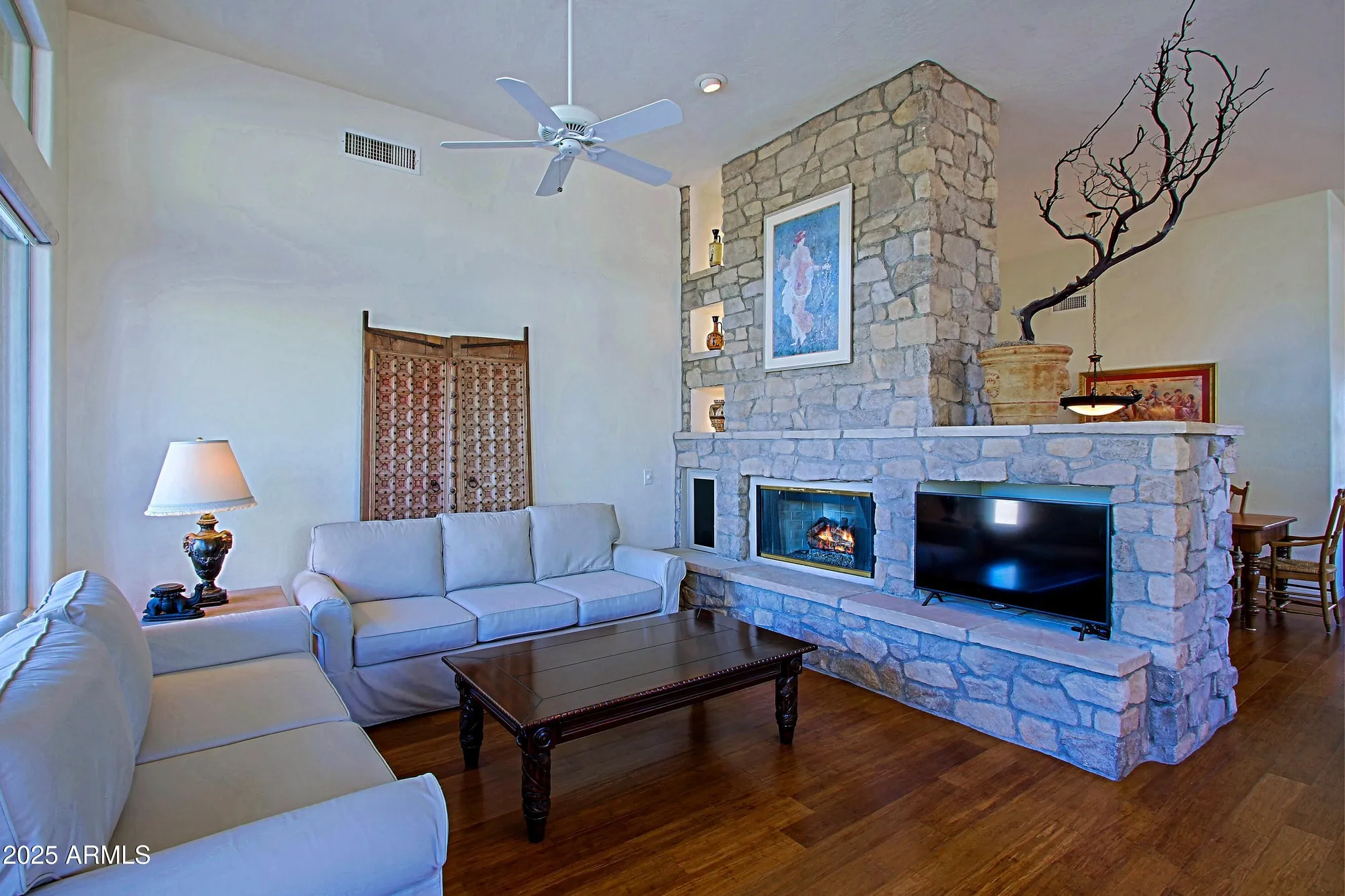 Property Slideshow image 12 of 110 | 34483 n 68th way, Scottsdale, AZ, 85266