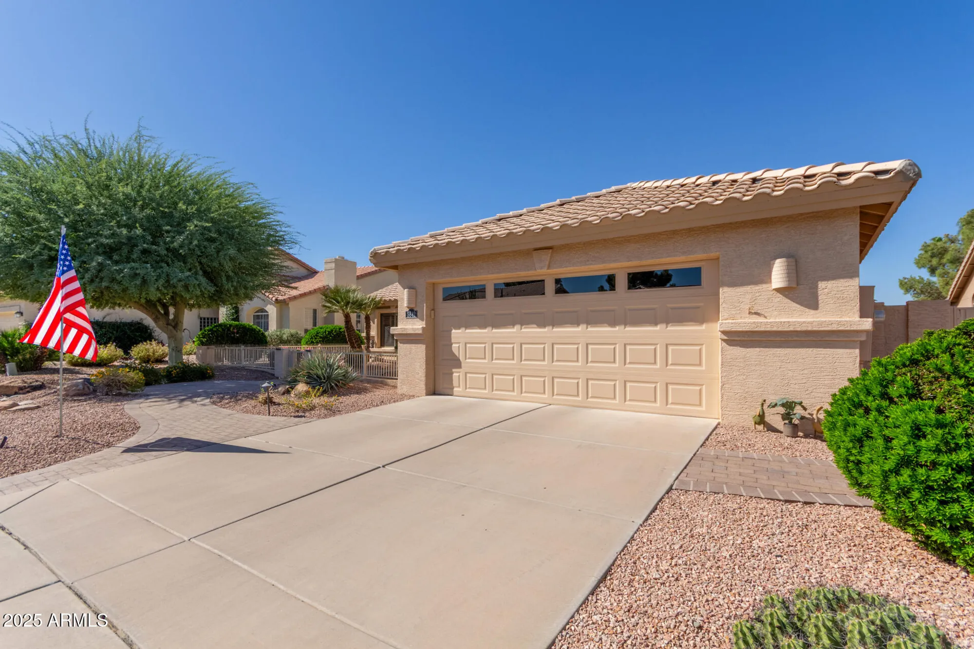 Property Slideshow image 4 of 47 | 5842 s amberwood dr, Chandler, AZ, 85248
