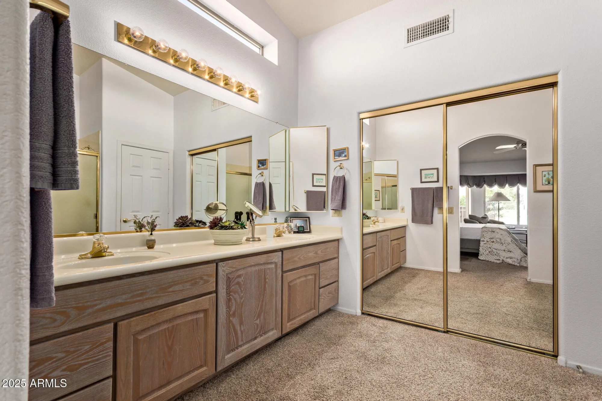 Property Slideshow image 15 of 47 | 5842 s amberwood dr, Chandler, AZ, 85248