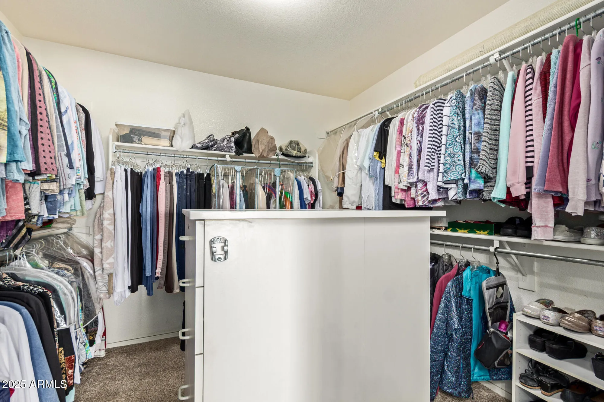 Property Slideshow image 17 of 47 | 5842 s amberwood dr, Chandler, AZ, 85248