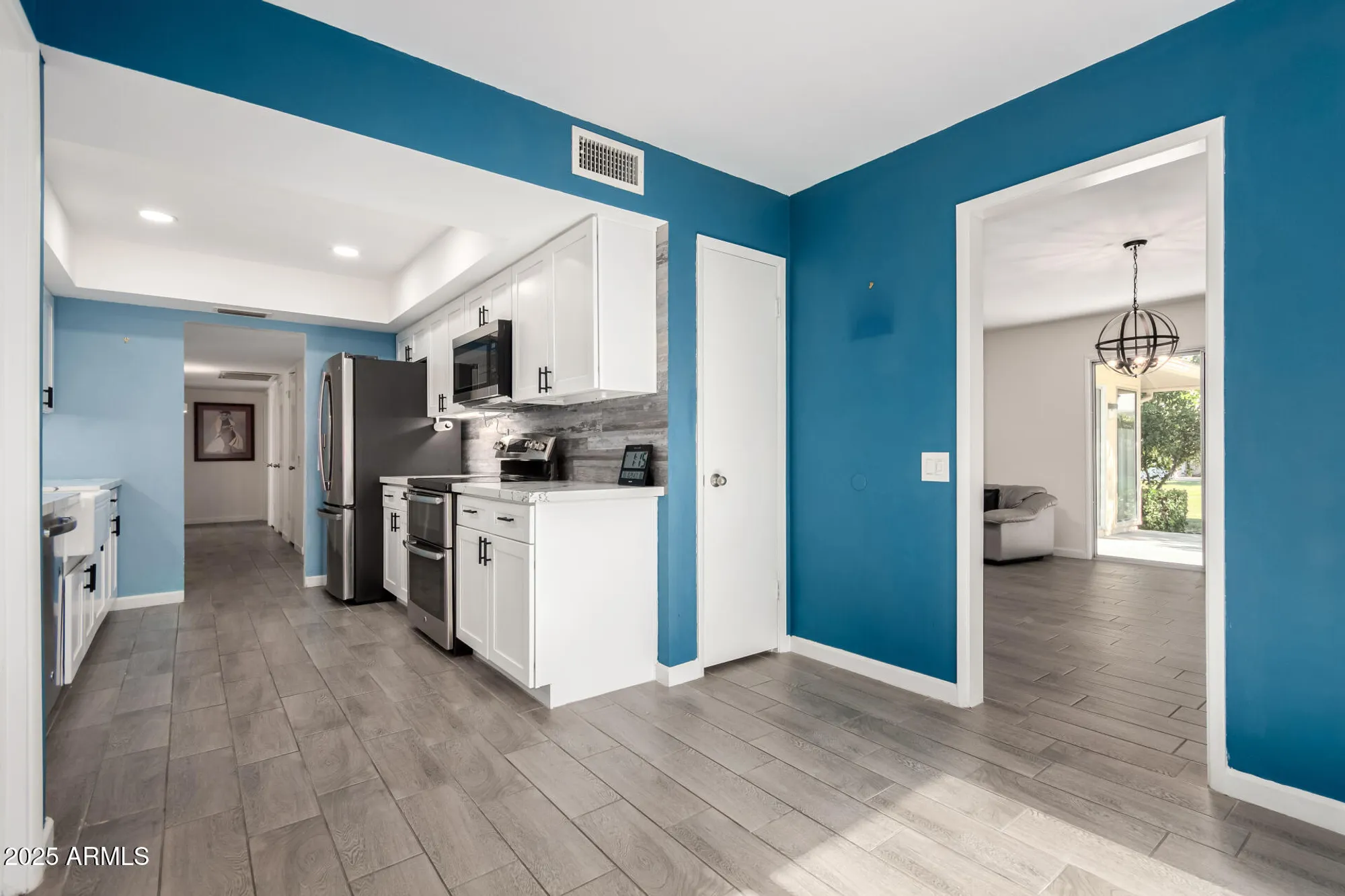 Property Slideshow image 10 of 35 | 19045 n signal butte cir, Sun City, AZ, 85373