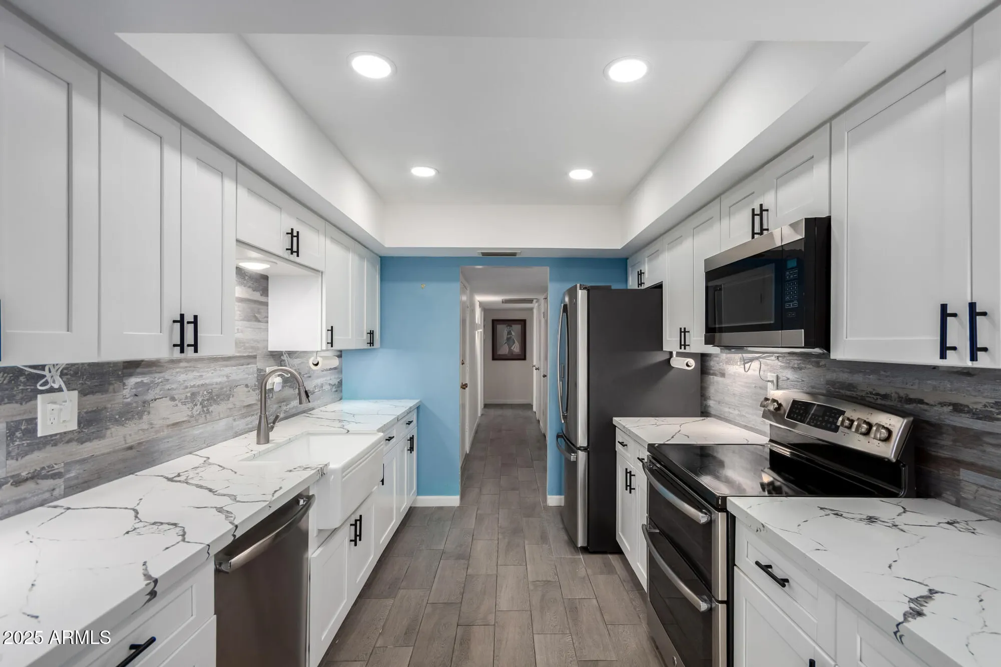 Property Slideshow image 12 of 35 | 19045 n signal butte cir, Sun City, AZ, 85373