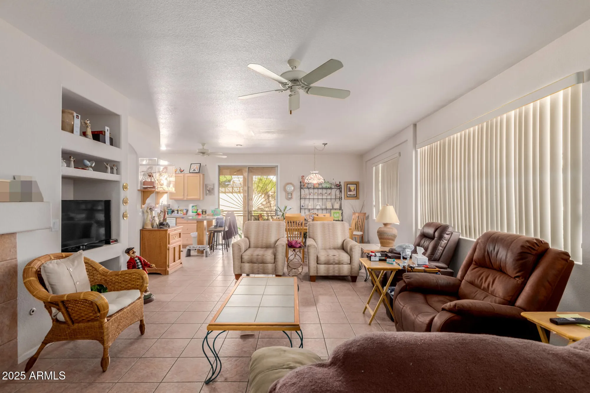 Property Slideshow image 4 of 14 | 17606 w wildberry dr, Surprise, AZ, 85374