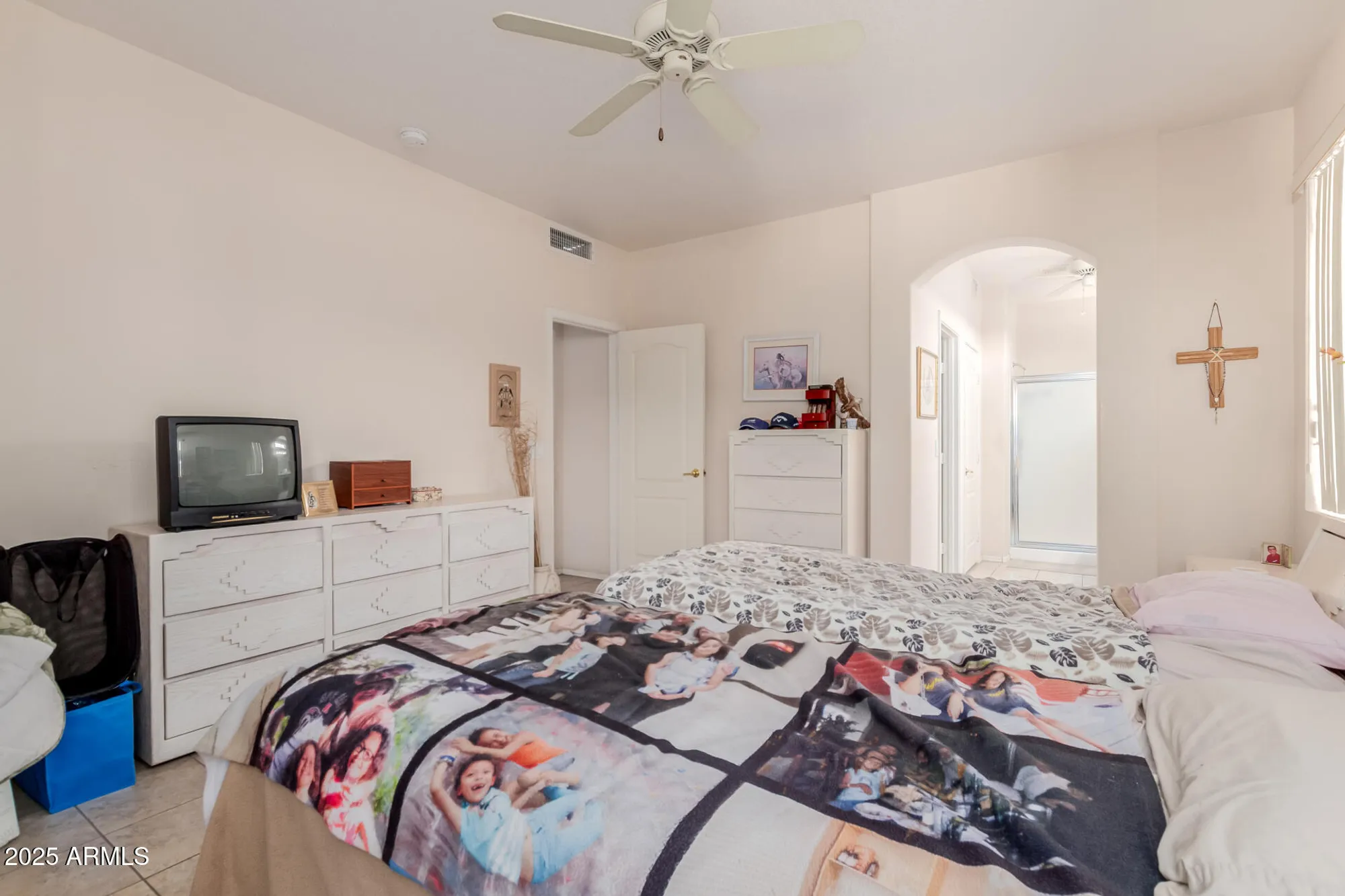 Property Slideshow image 8 of 14 | 17606 w wildberry dr, Surprise, AZ, 85374