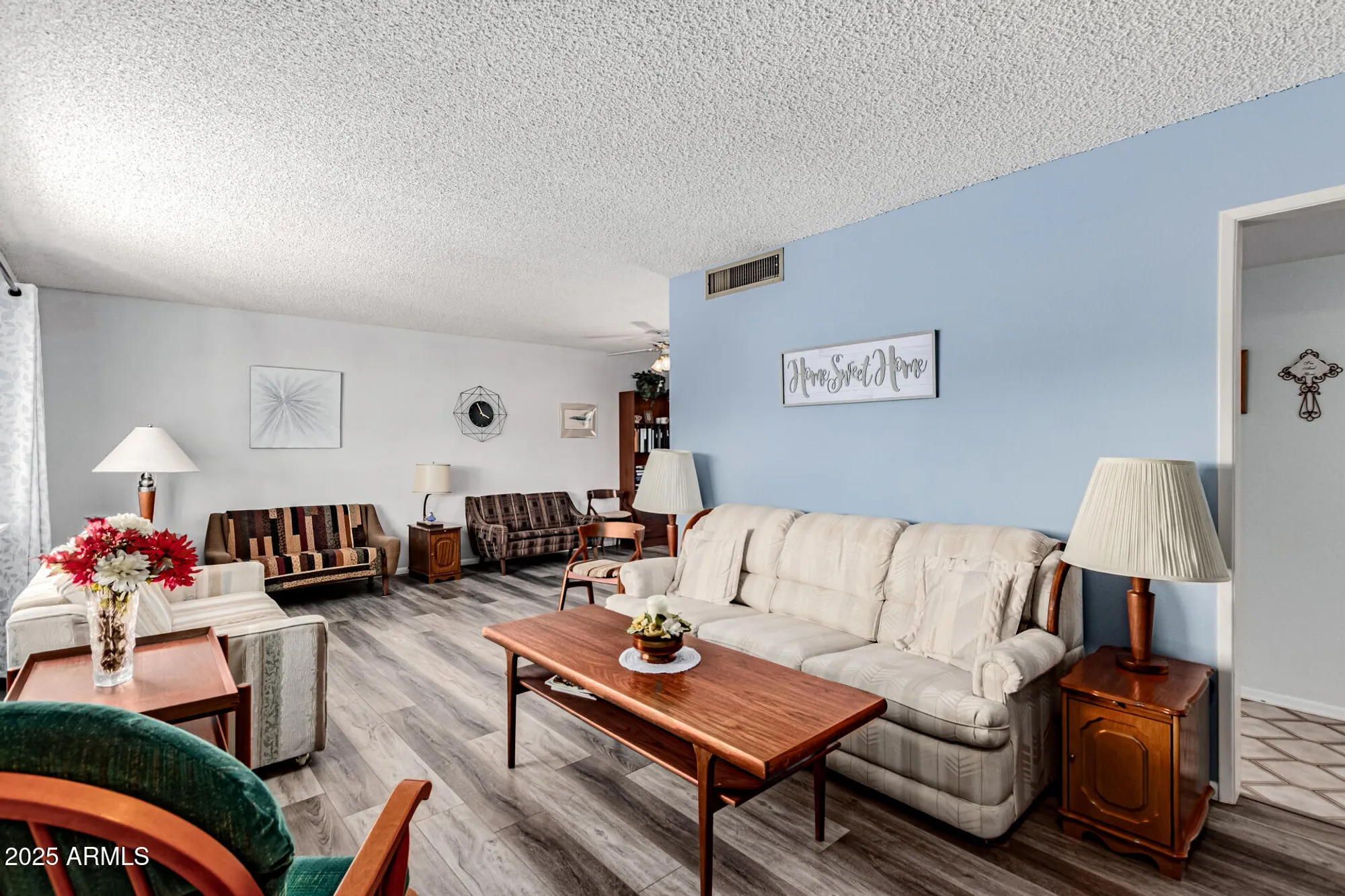 Property Slideshow image 4 of 35 | 14218 n mcphee dr, Sun City, AZ, 85351