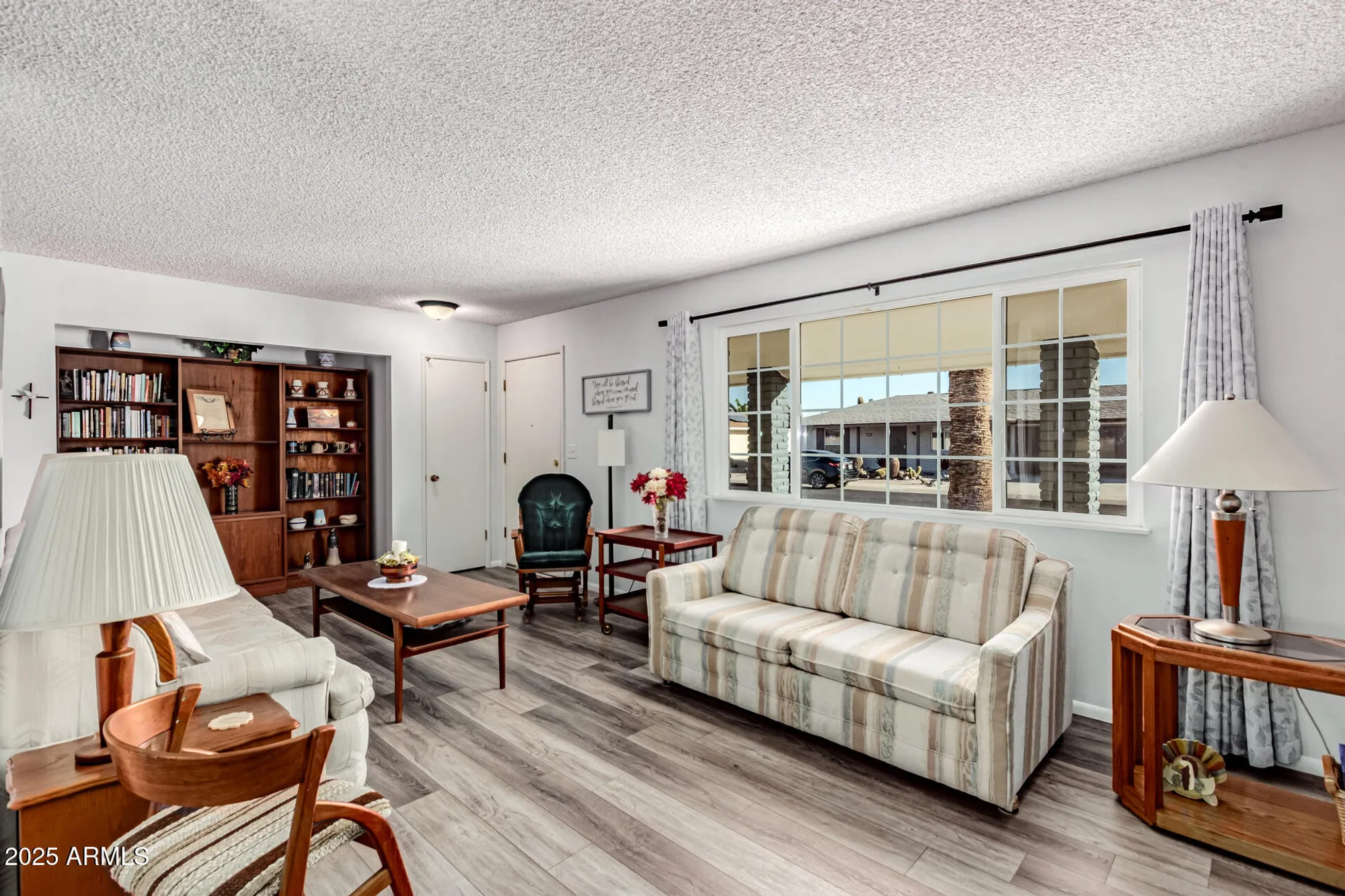 Property Slideshow image 5 of 35 | 14218 n mcphee dr, Sun City, AZ, 85351