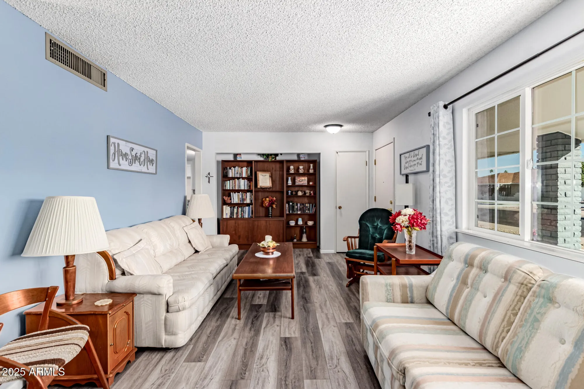 Property Slideshow image 6 of 35 | 14218 n mcphee dr, Sun City, AZ, 85351