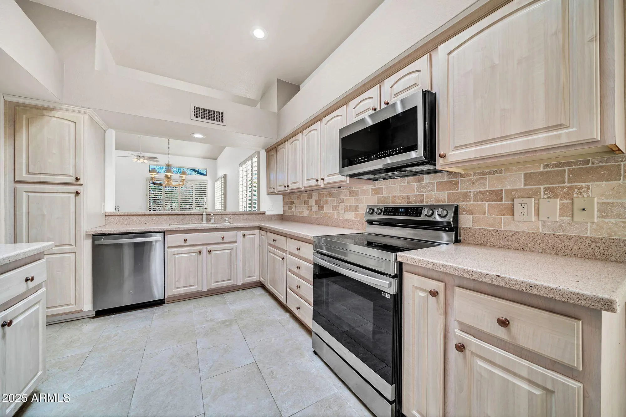 Property Slideshow image 11 of 37 | 25515 n forest rd unit 13, Rio Verde, AZ, 85263