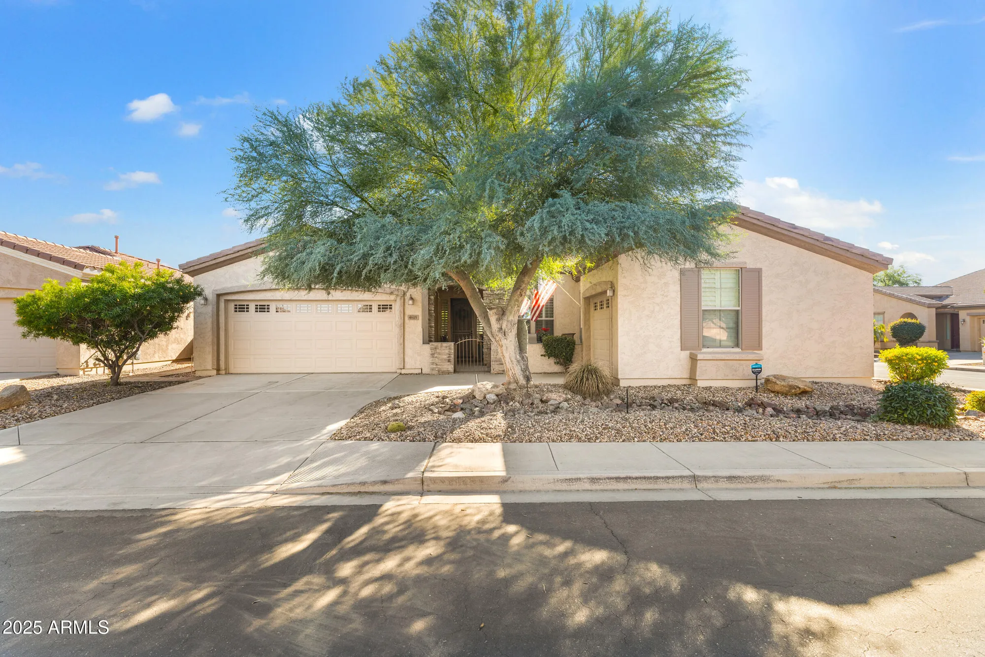 Property Slideshow image 6 of 61 | 4615 e sourwood dr, Gilbert, AZ, 85298