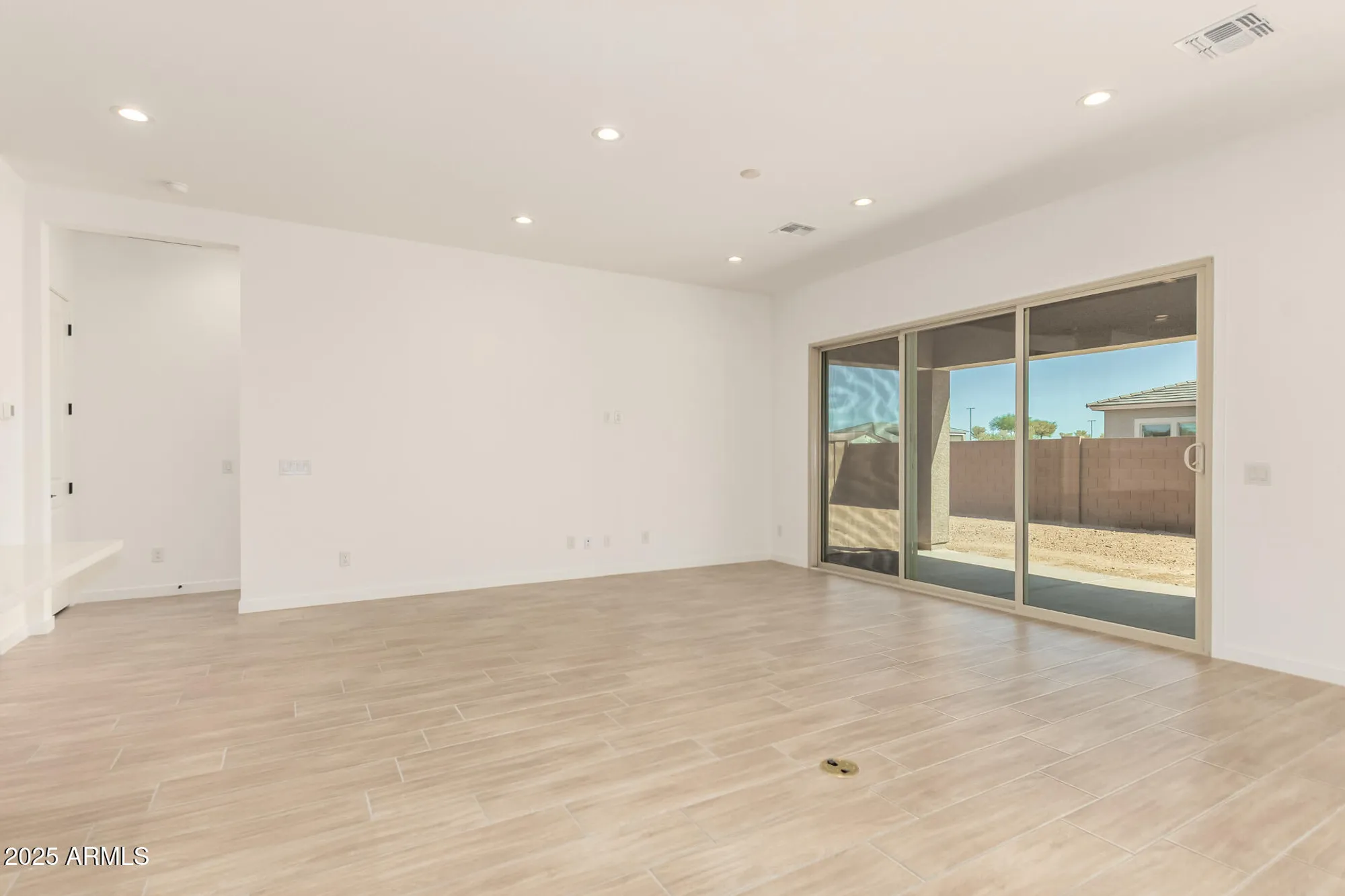 Property Slideshow image 12 of 47 | 24199 n 172nd dr, Surprise, AZ, 85387