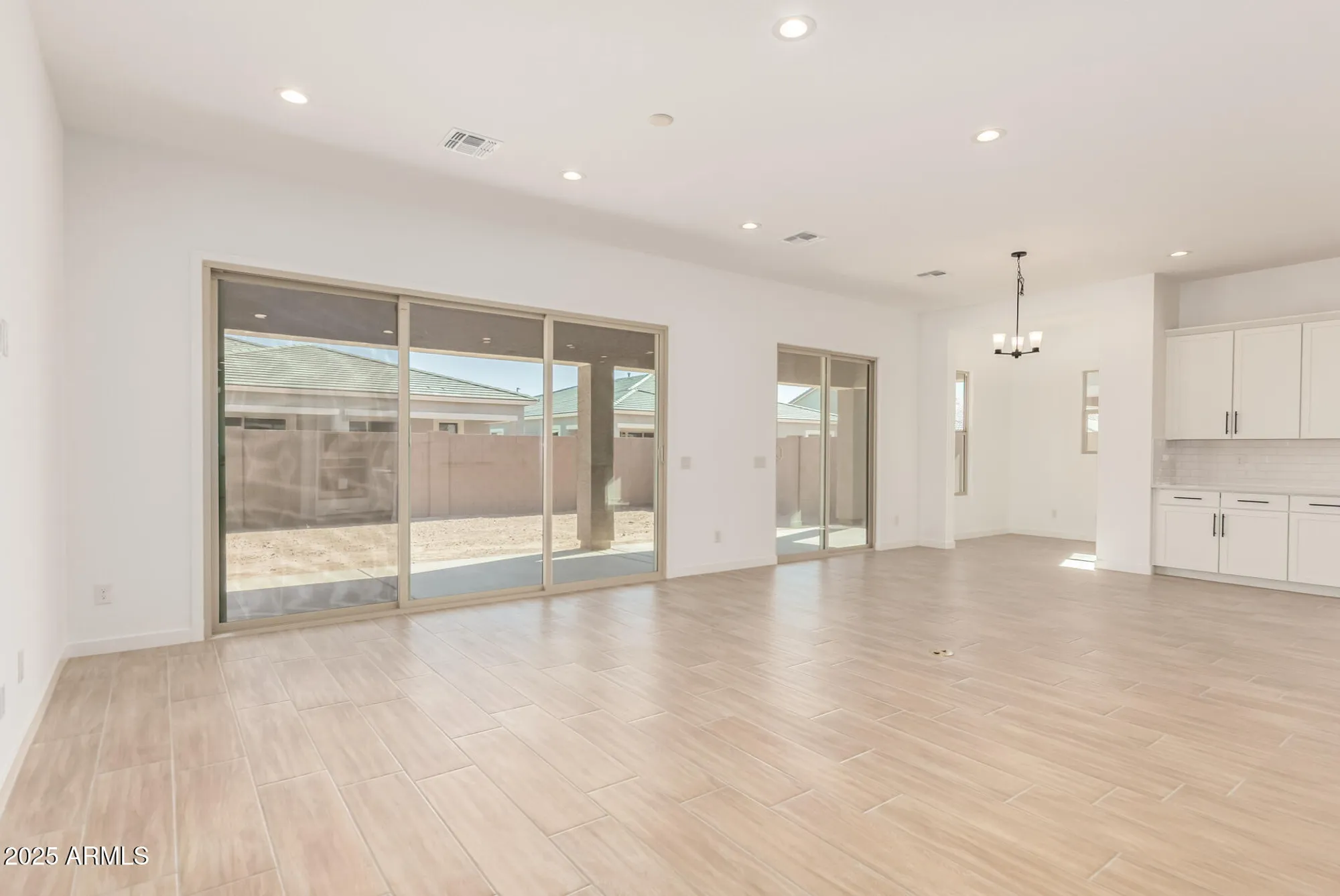 Property Slideshow image 13 of 47 | 24199 n 172nd dr, Surprise, AZ, 85387