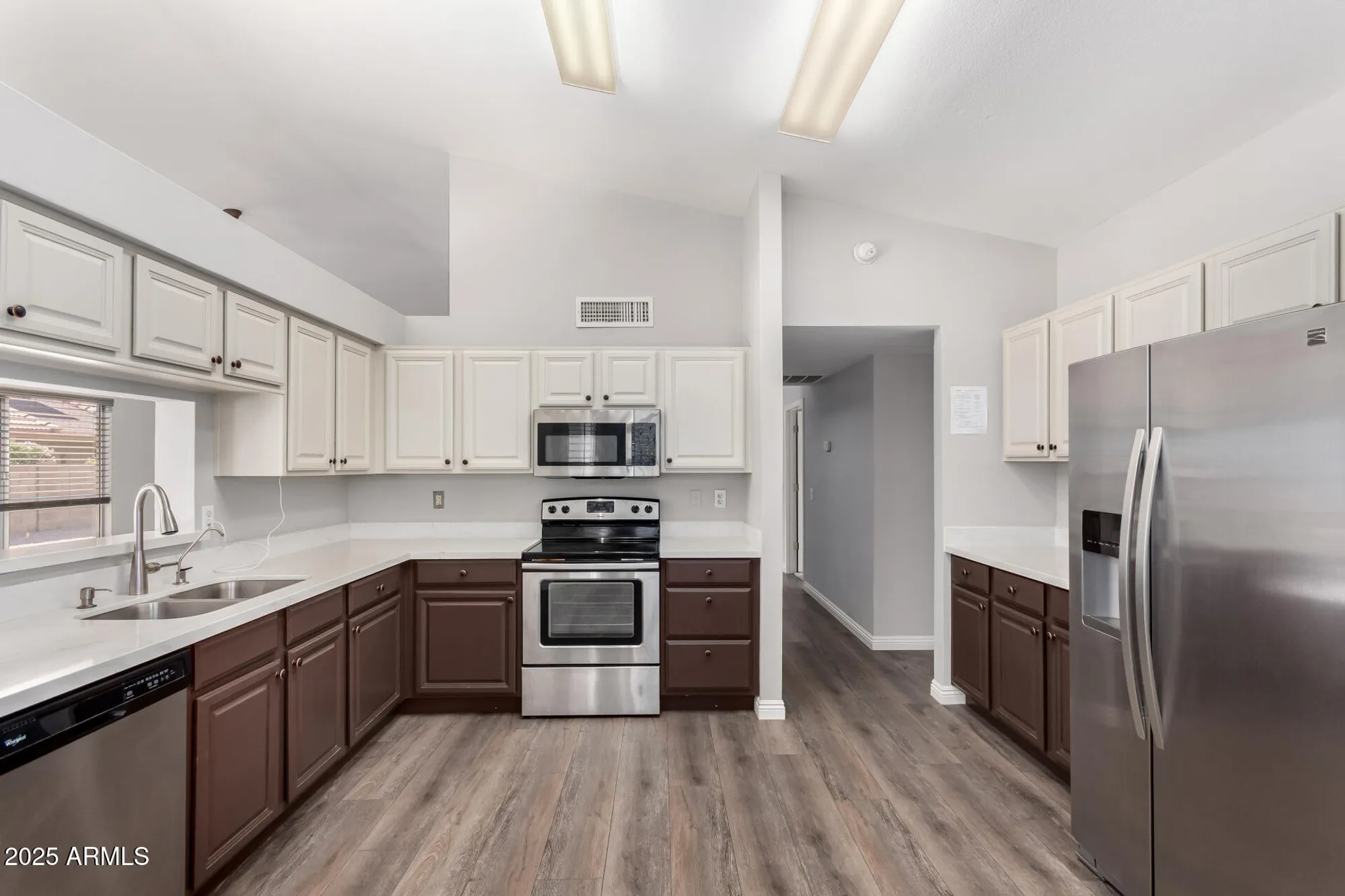 Property Slideshow image 8 of 30 | 1541 e colonial dr, Chandler, AZ, 85249