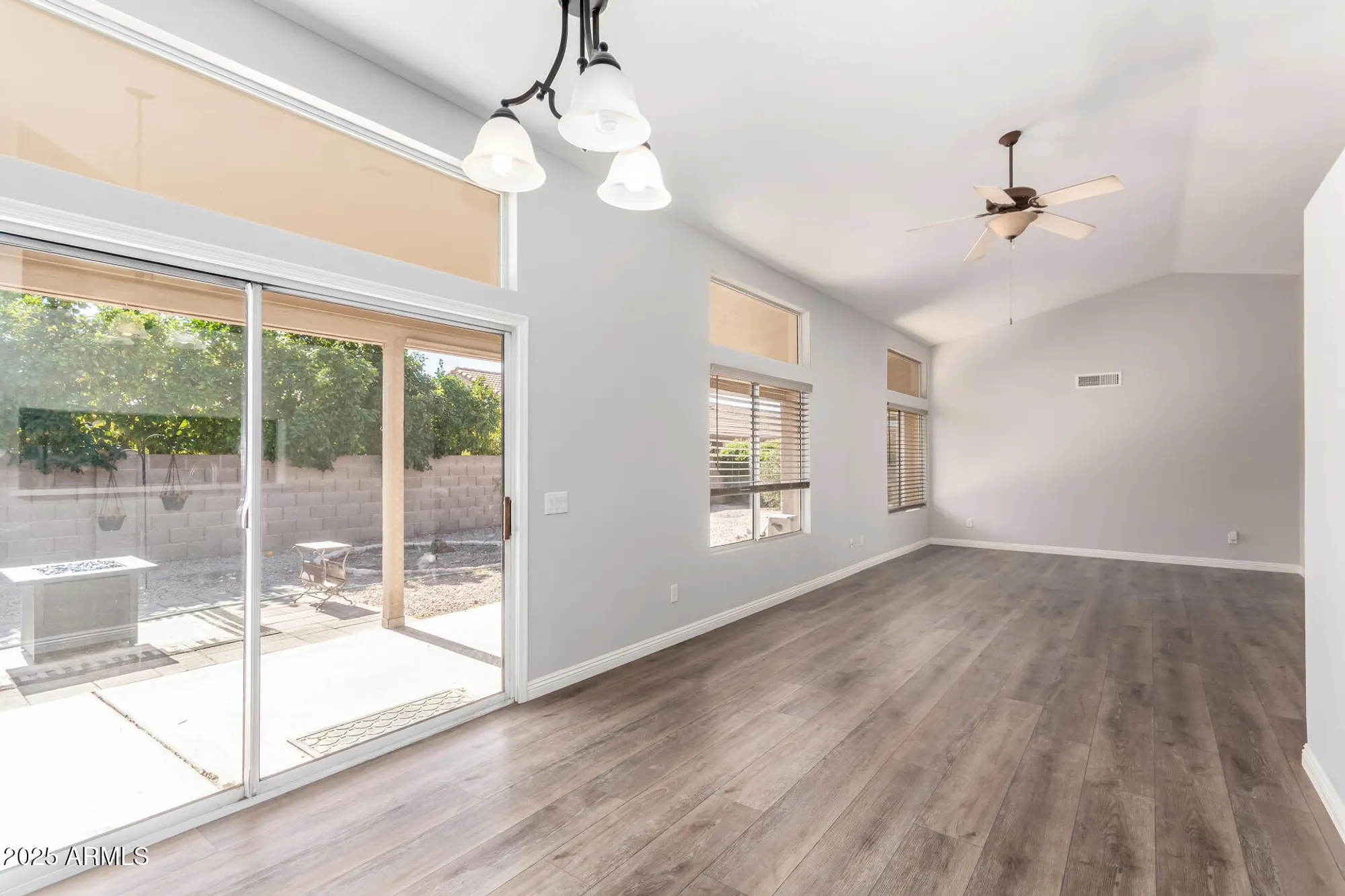 Property Slideshow image 6 of 30 | 1541 e colonial dr, Chandler, AZ, 85249