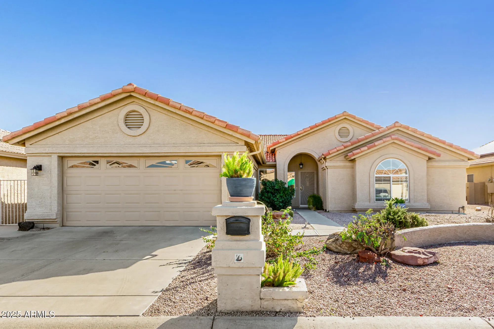 Property Slideshow image 1 of 45 | 10605 e hercules dr, Sun Lakes, AZ, 85248