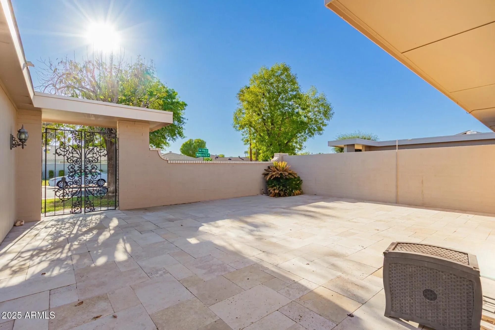 Property Slideshow image 4 of 25 | 18417 n 99th dr, Sun City, AZ, 85373