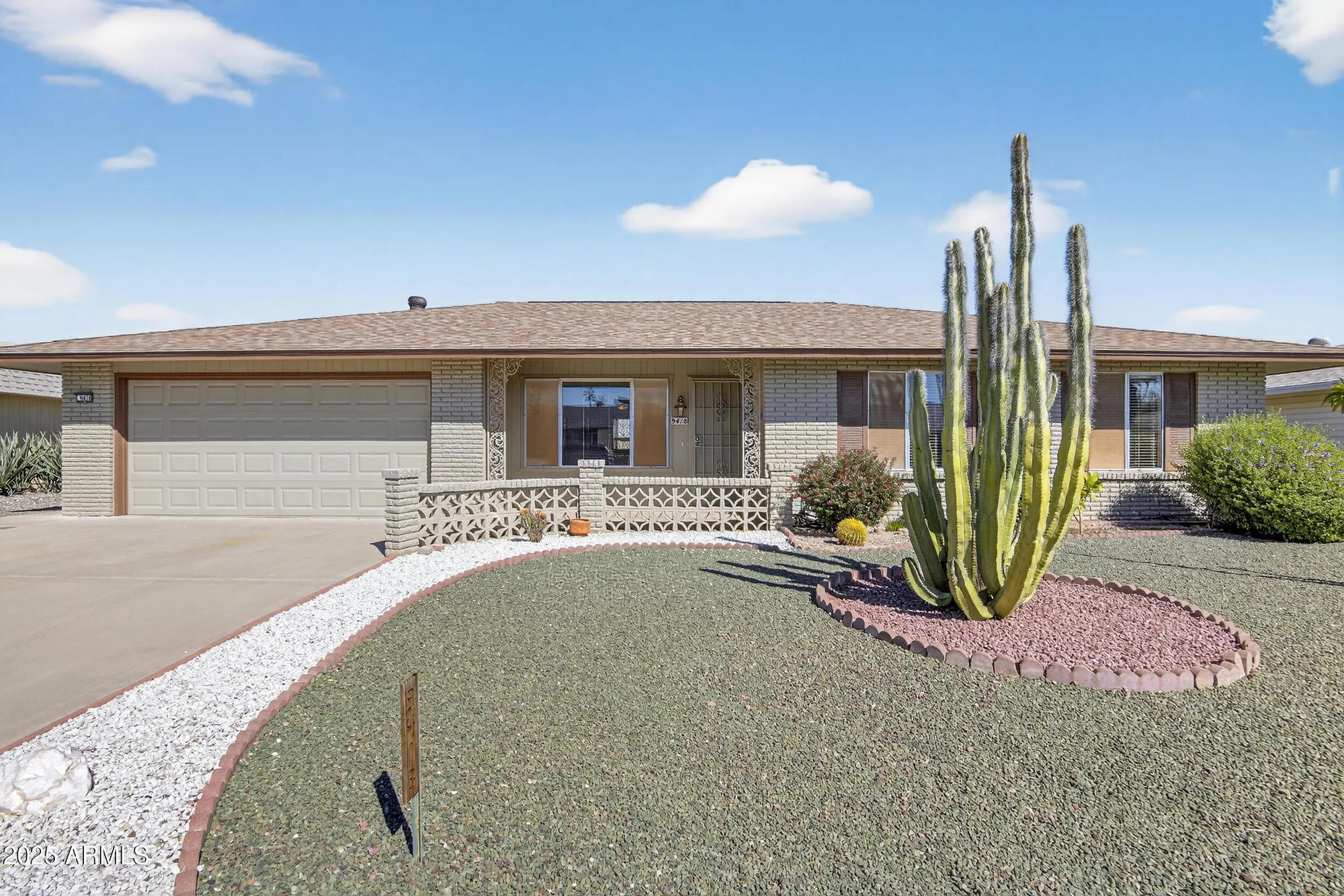Property Slideshow image 2 of 53 | 9418 w cedar hill cir n, Sun City, AZ, 85351