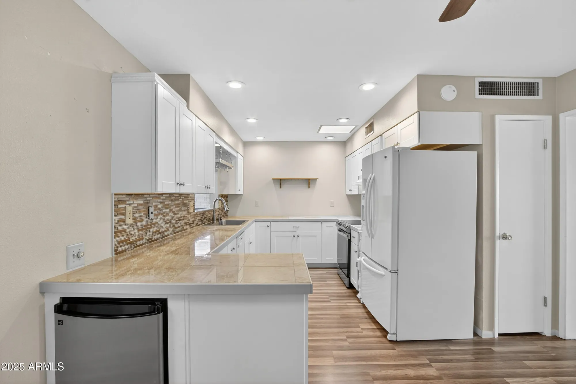 Property Slideshow image 5 of 53 | 9418 w cedar hill cir n, Sun City, AZ, 85351