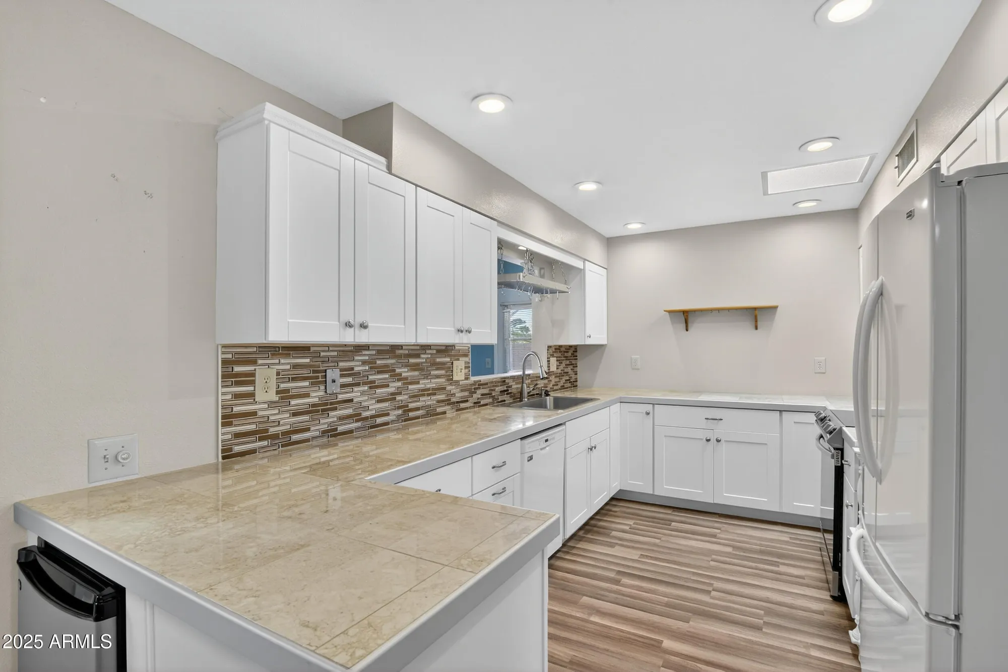 Property Slideshow image 6 of 53 | 9418 w cedar hill cir n, Sun City, AZ, 85351