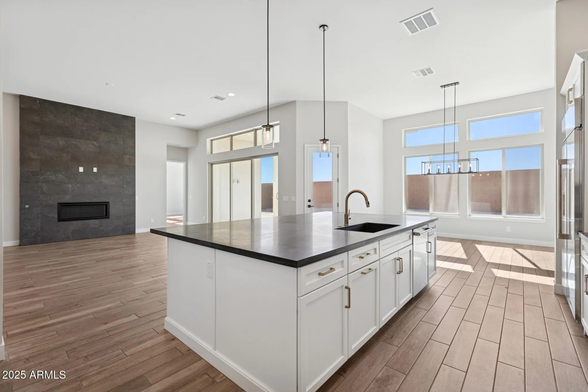 Property Slideshow image 4 of 28 | 20645 w berridge ln, Buckeye, AZ, 85396