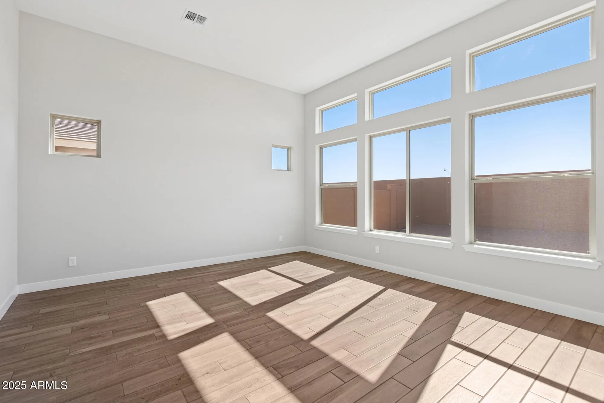 Property Slideshow image 8 of 28 | 20645 w berridge ln, Buckeye, AZ, 85396