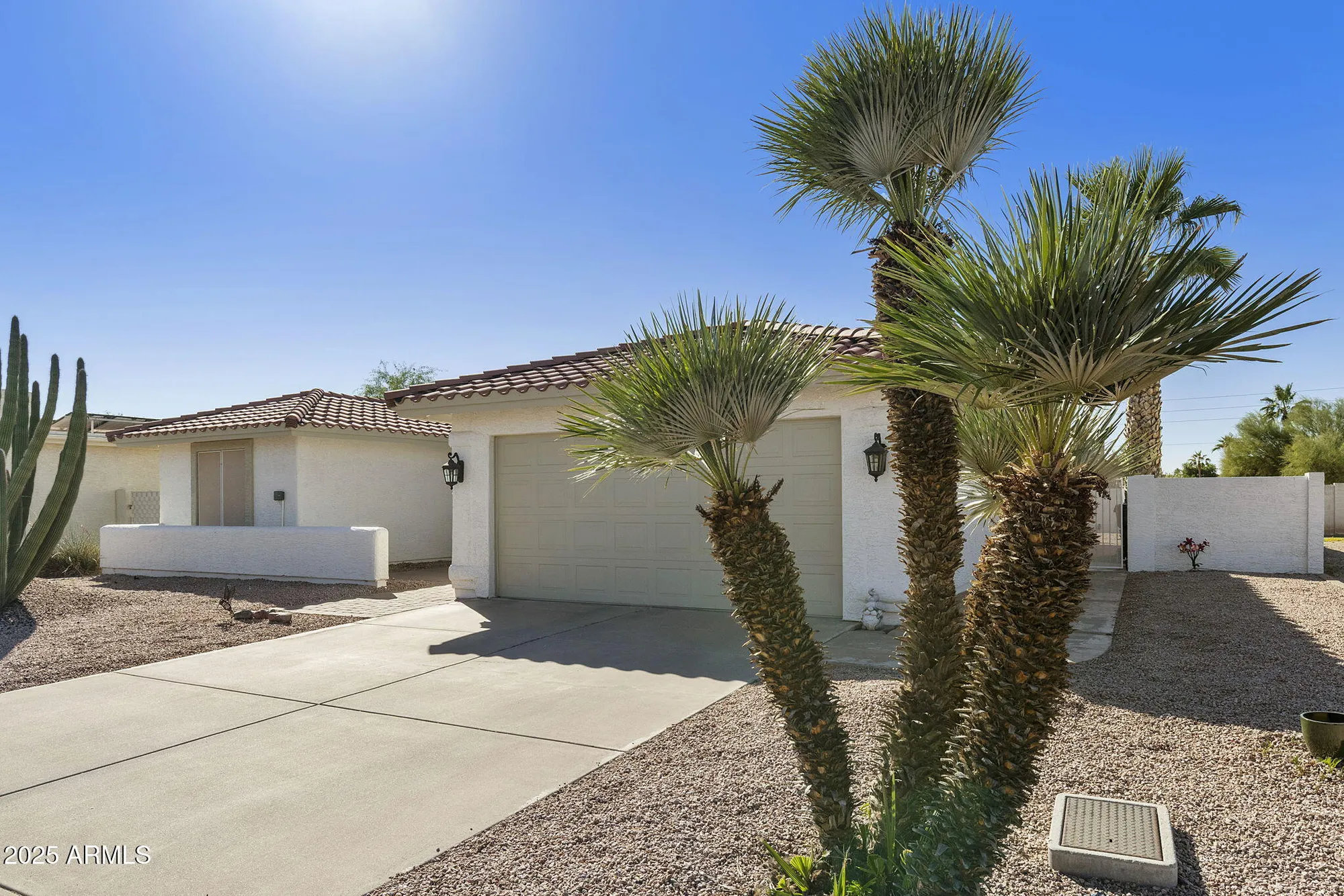 Property Slideshow image 1 of 43 | 25806 s boxwood dr, Sun Lakes, AZ, 85248