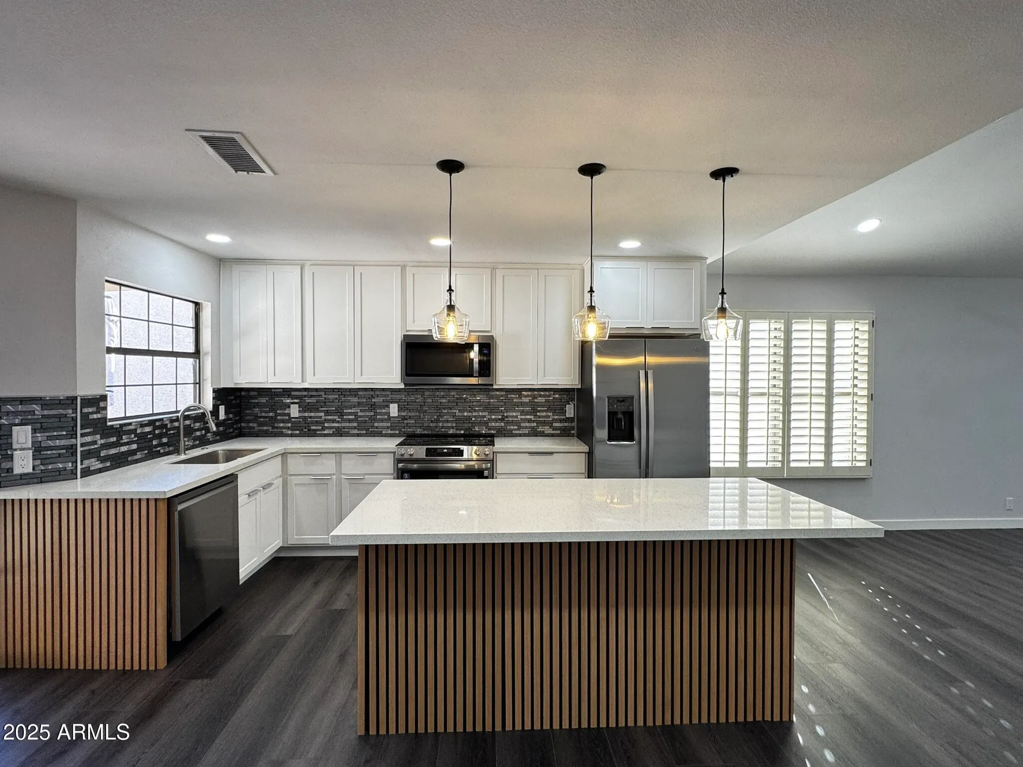 Property Slideshow image 9 of 43 | 4436 e shomi st, Phoenix, AZ, 85044