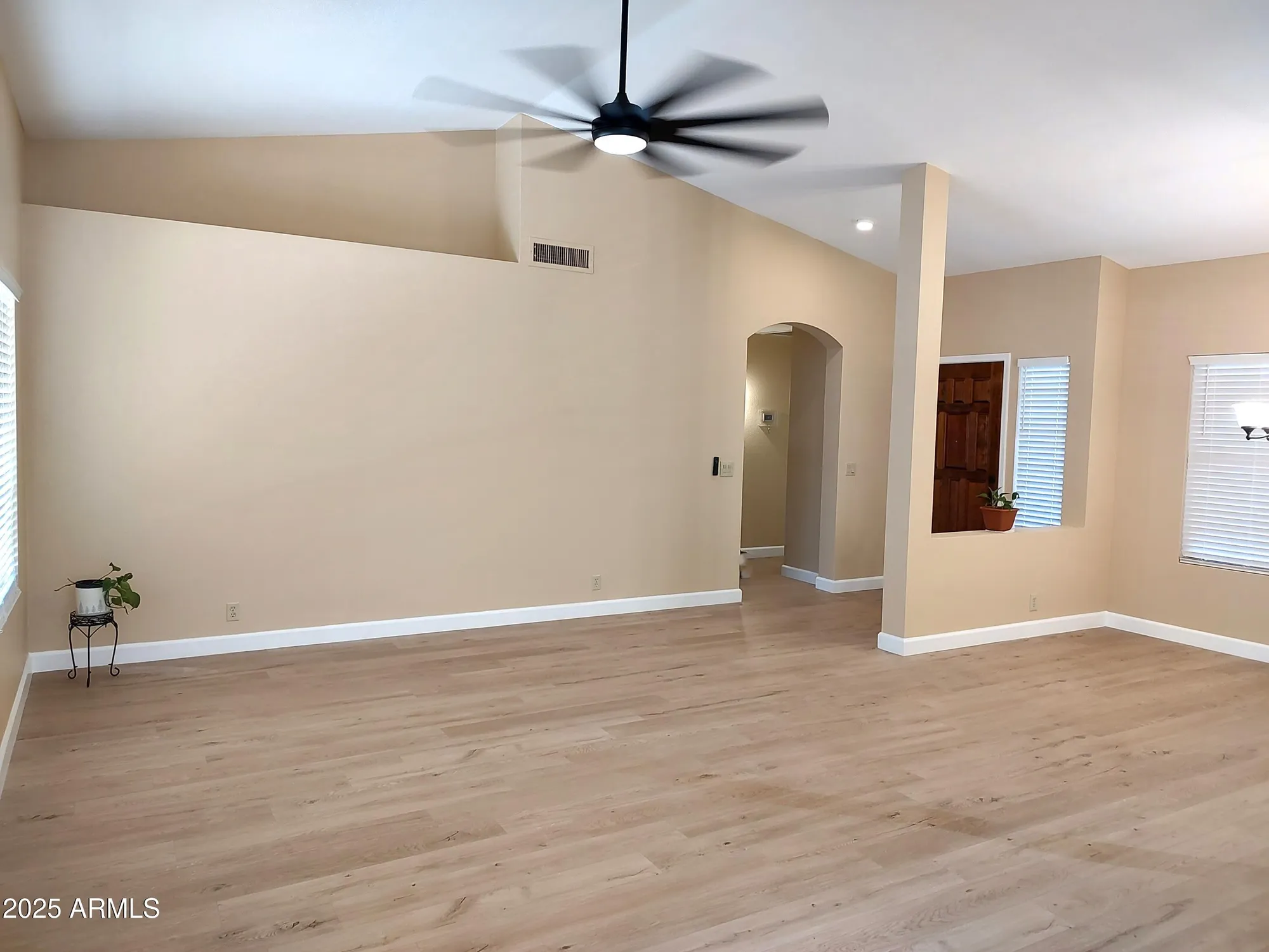 Property Slideshow image 7 of 32 | 9123 w utopia rd, Peoria, AZ, 85382