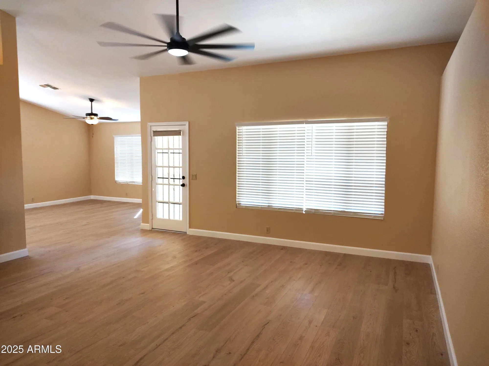 Property Slideshow image 9 of 32 | 9123 w utopia rd, Peoria, AZ, 85382