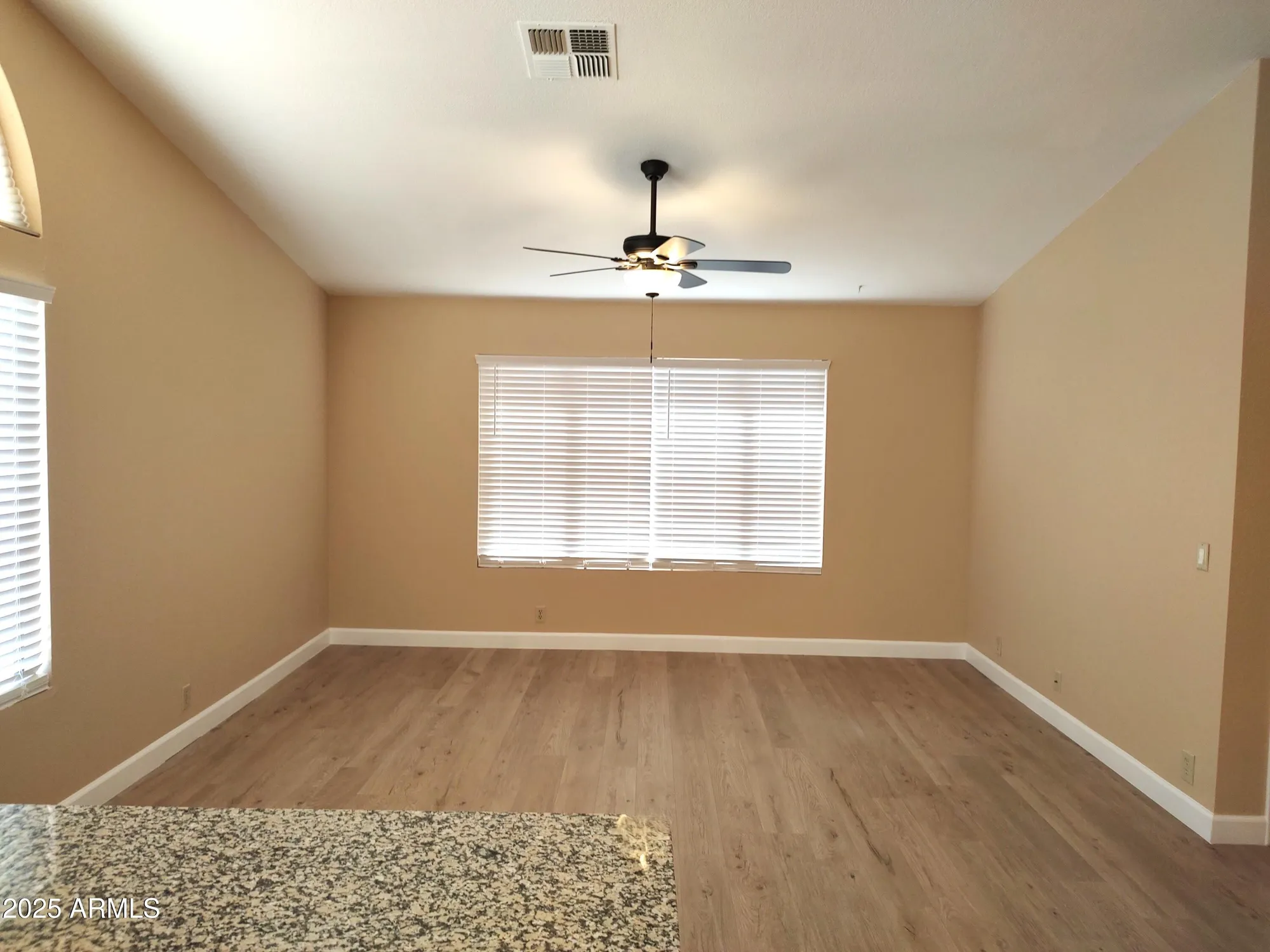 Property Slideshow image 11 of 32 | 9123 w utopia rd, Peoria, AZ, 85382