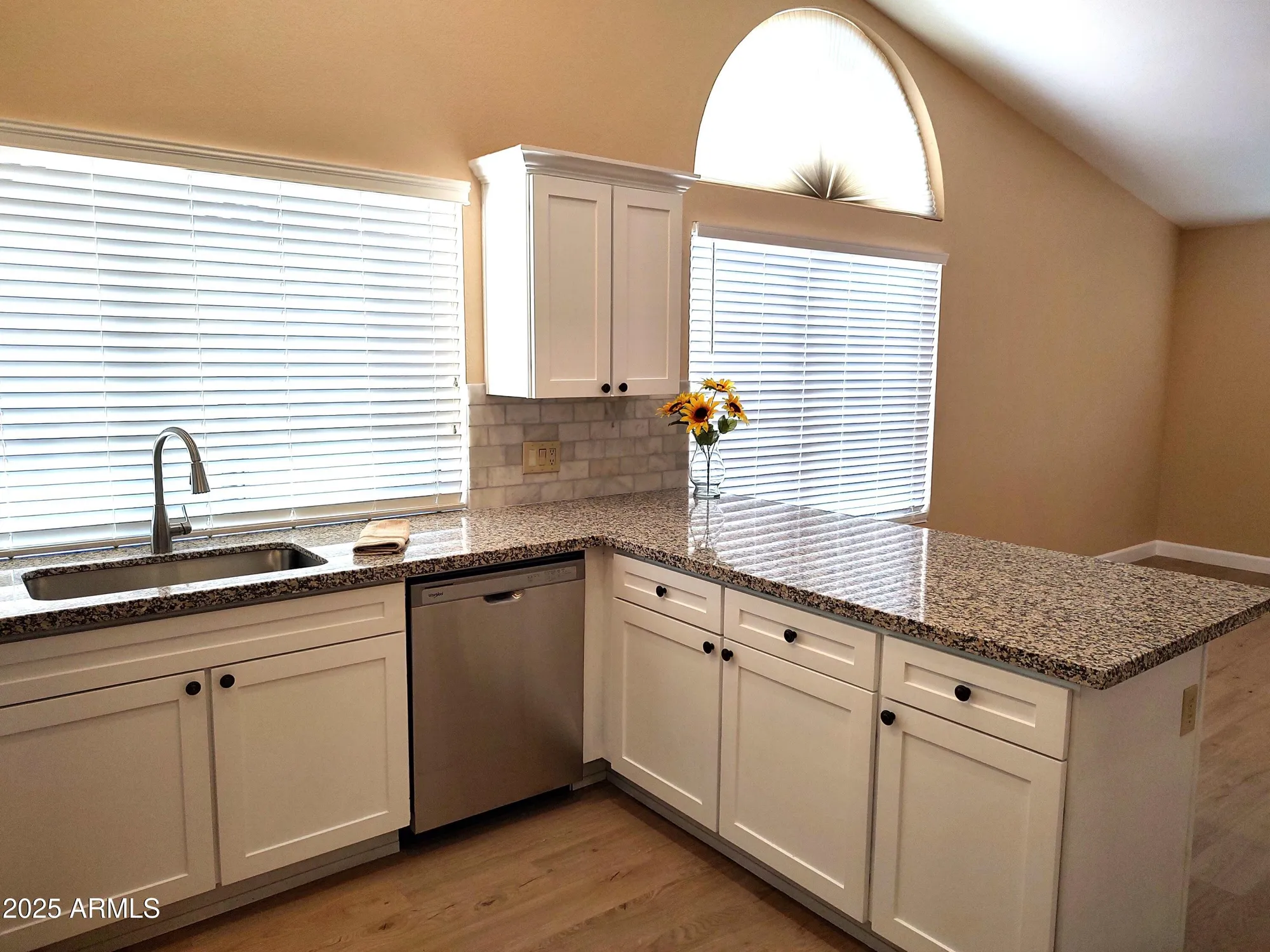 Property Slideshow image 15 of 32 | 9123 w utopia rd, Peoria, AZ, 85382