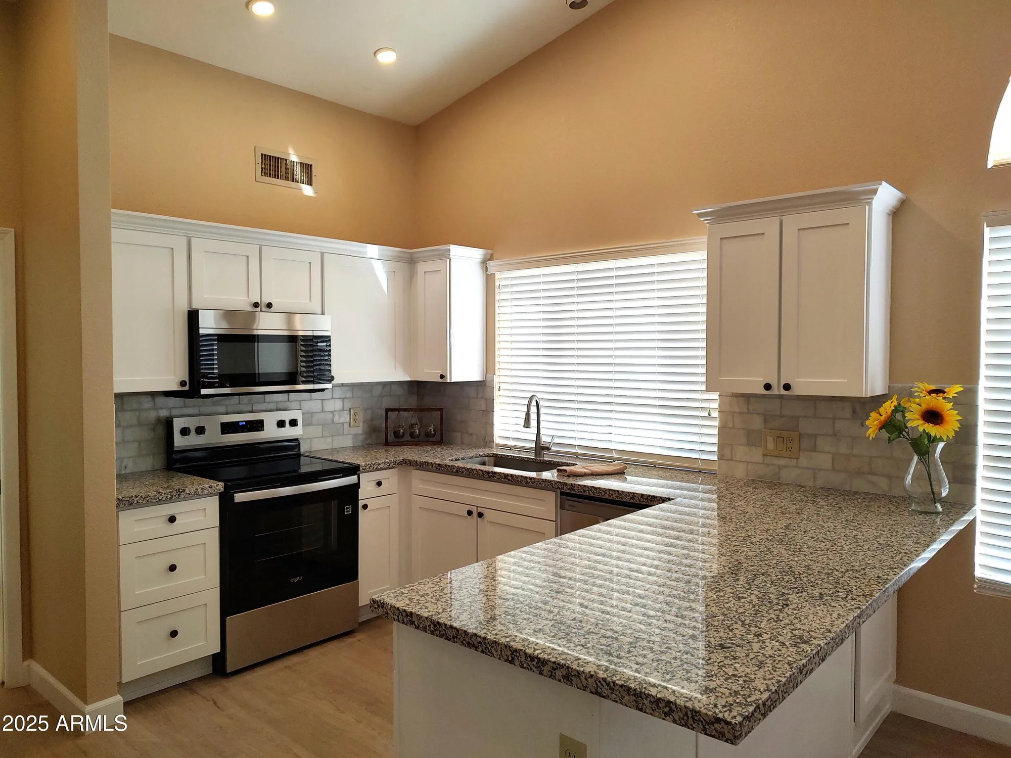 Property Slideshow image 16 of 32 | 9123 w utopia rd, Peoria, AZ, 85382