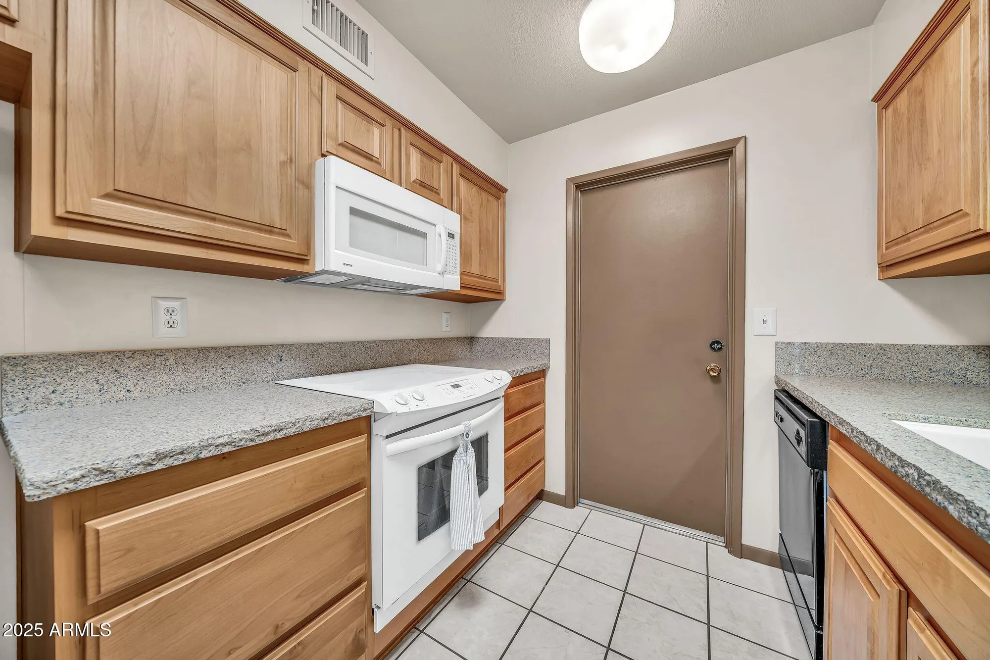 Property Slideshow image 15 of 35 | 10211 w ocotillo dr, Sun City, AZ, 85373