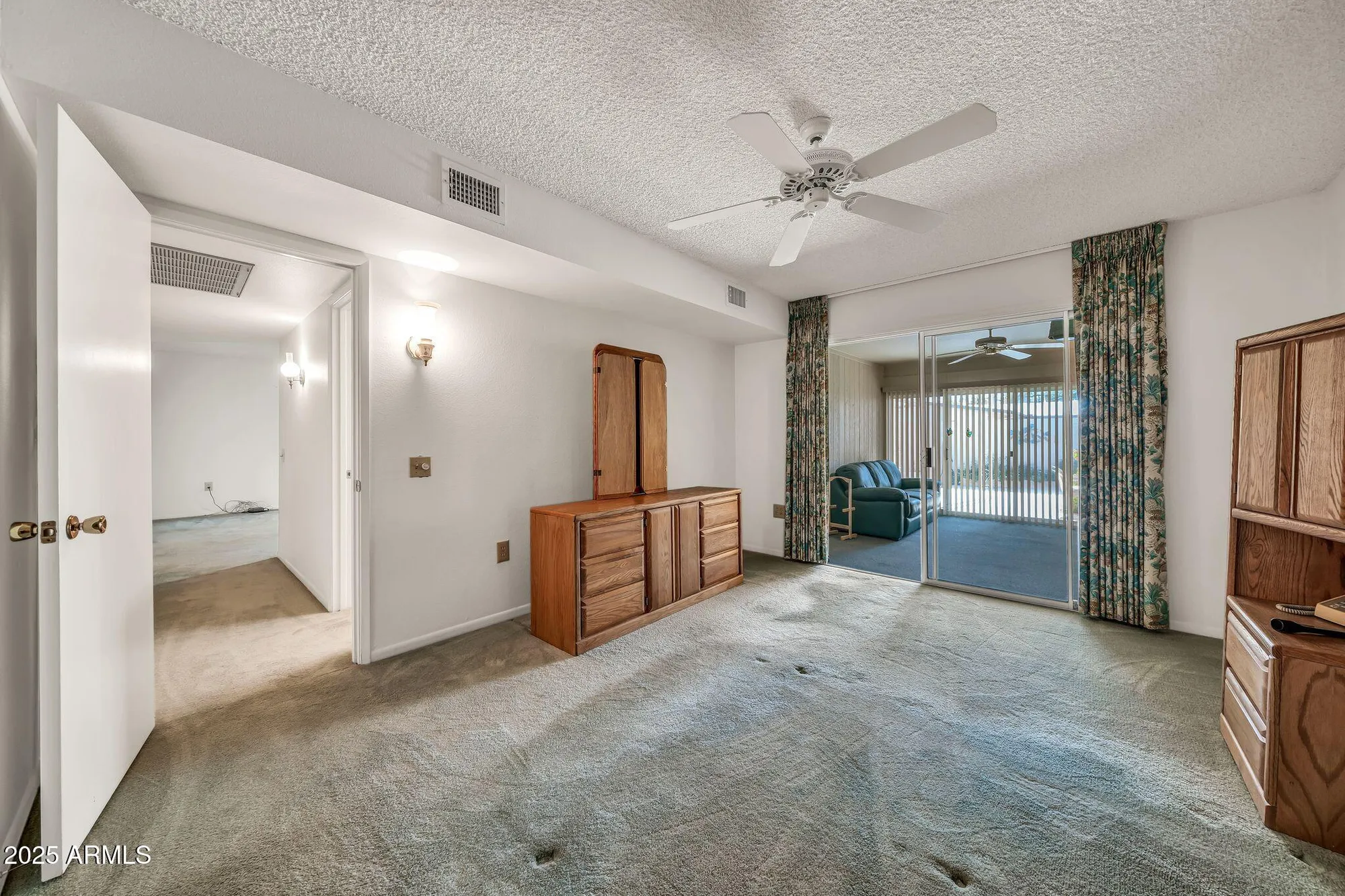 Property Slideshow image 18 of 35 | 10211 w ocotillo dr, Sun City, AZ, 85373