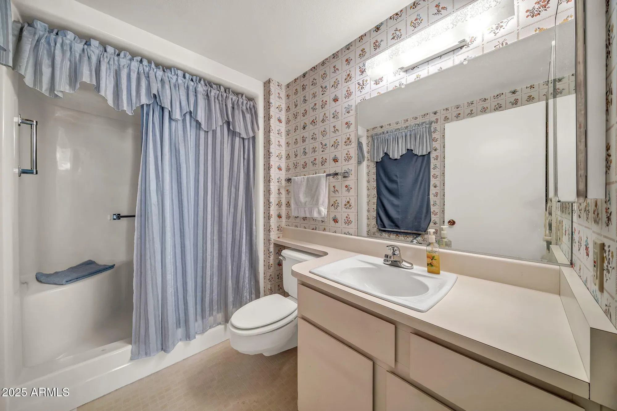 Property Slideshow image 17 of 35 | 10211 w ocotillo dr, Sun City, AZ, 85373