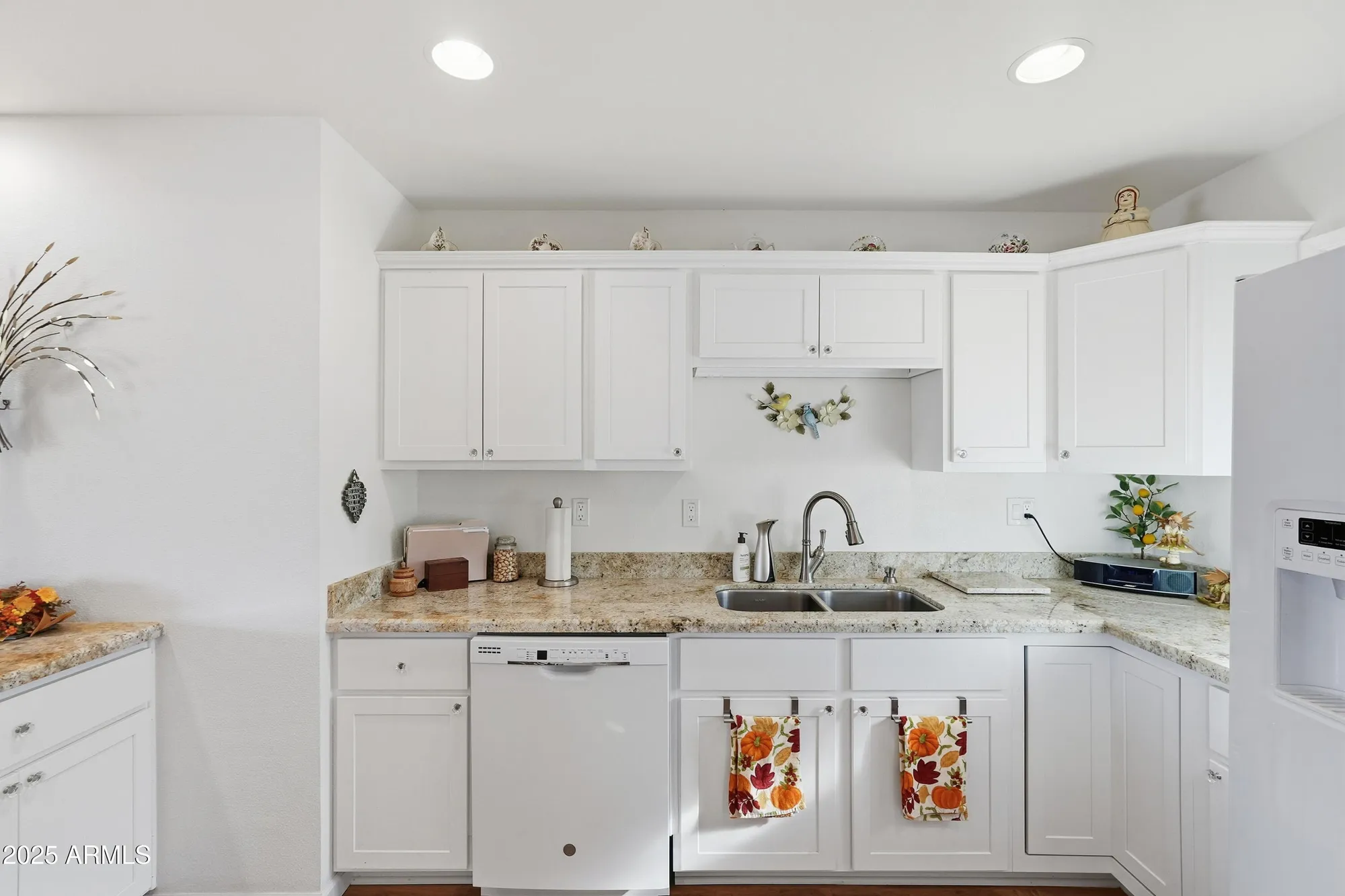 Property Slideshow image 8 of 34 | 19605 n pine springs dr, Sun City, AZ, 85373