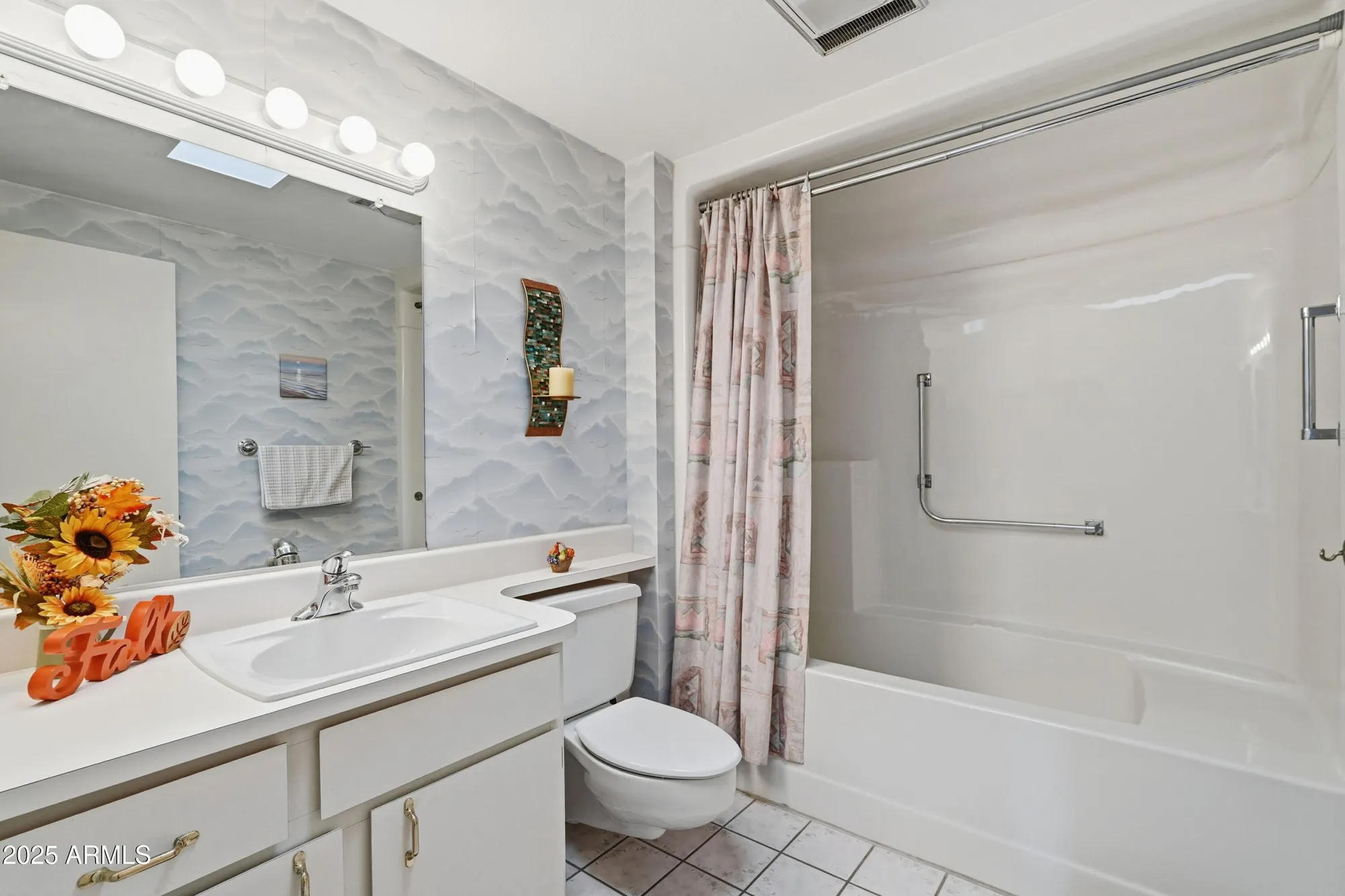 Property Slideshow image 23 of 34 | 19605 n pine springs dr, Sun City, AZ, 85373