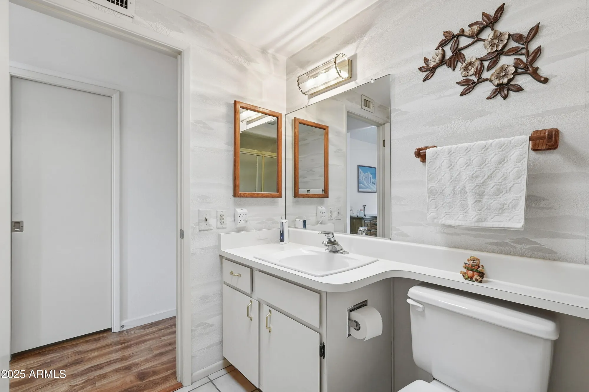 Property Slideshow image 18 of 34 | 19605 n pine springs dr, Sun City, AZ, 85373