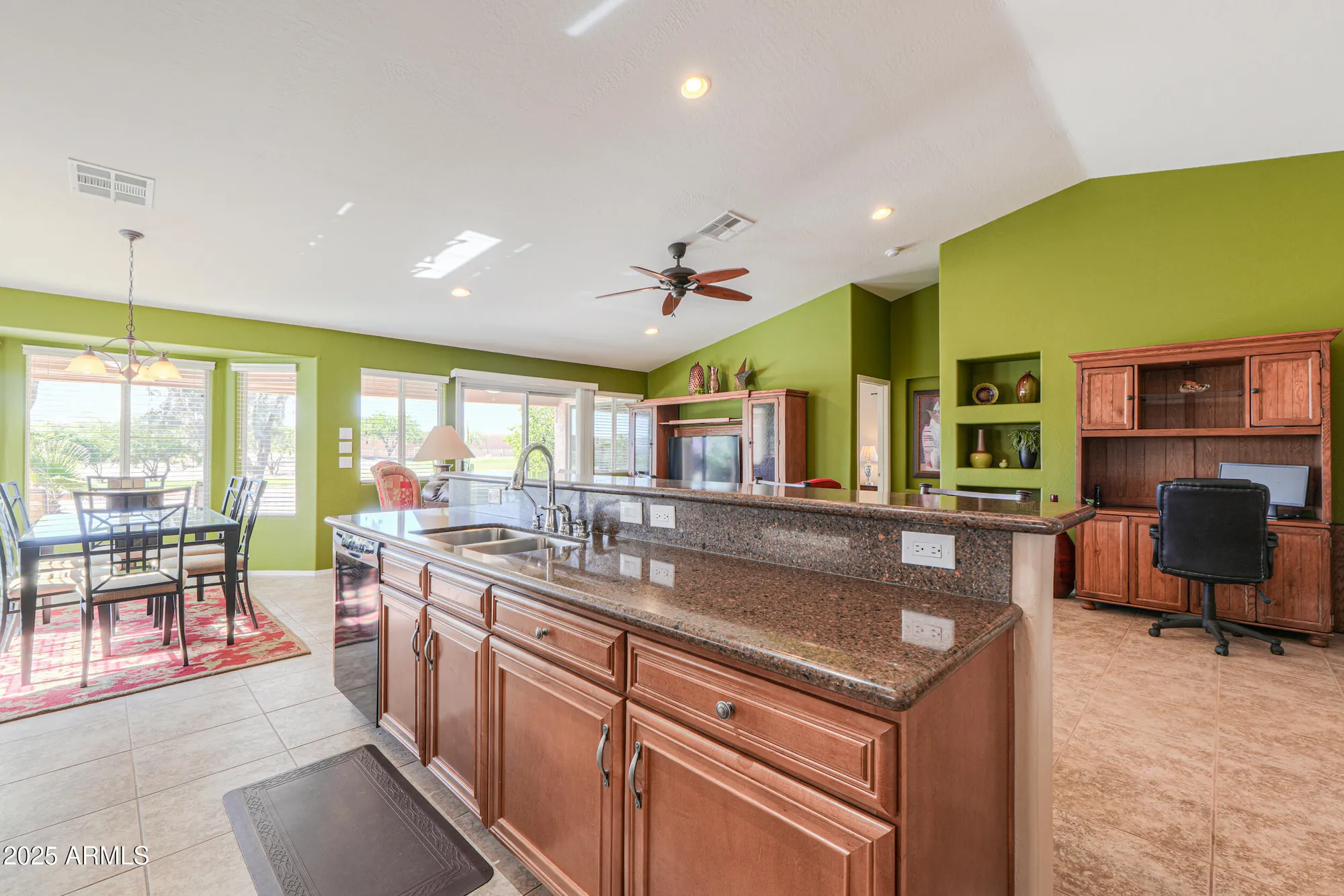 Property Slideshow image 12 of 55 | 33 s seville ln, Casa Grande, AZ, 85194