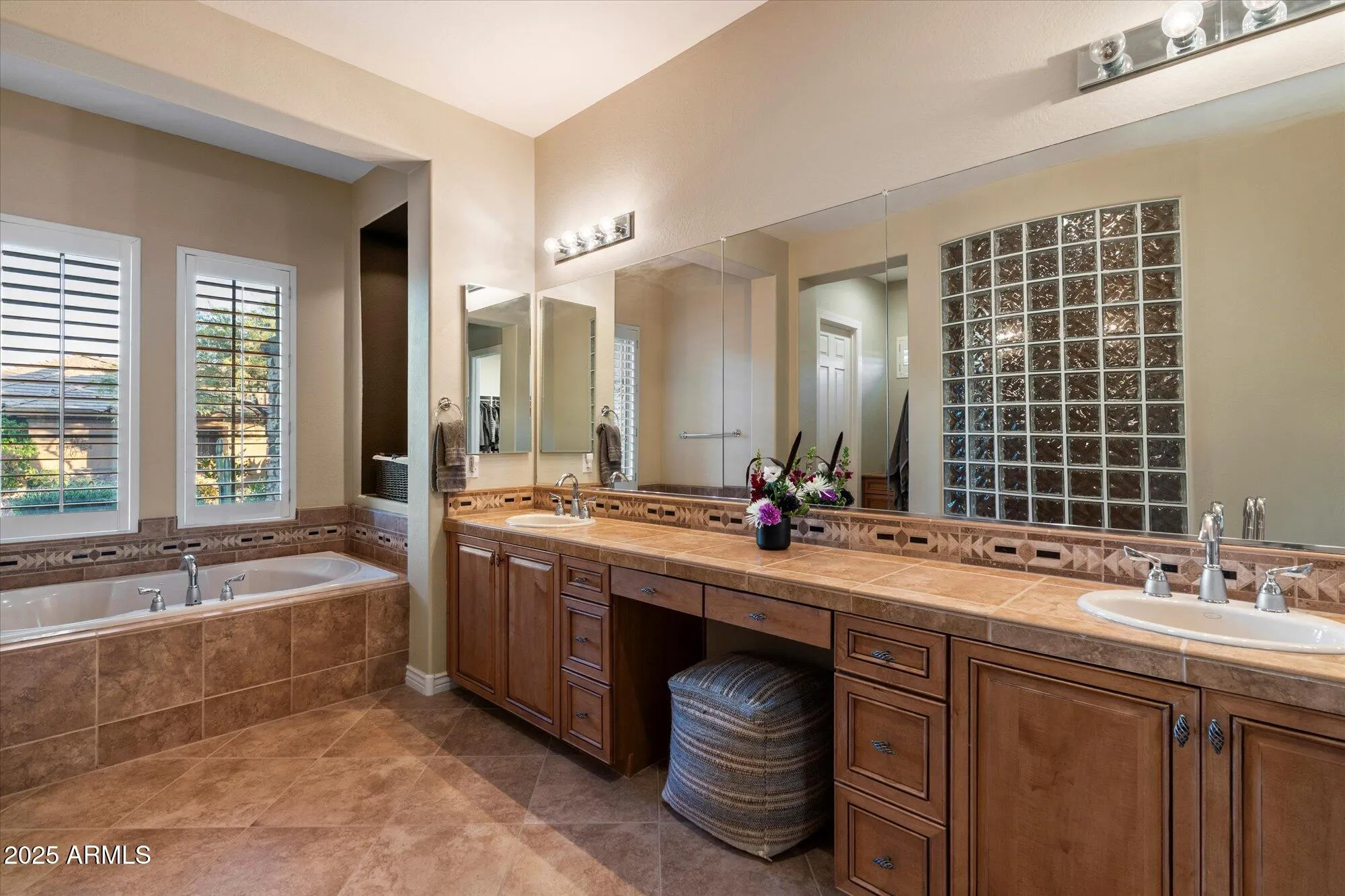Property Slideshow image 26 of 52 | 41318 n club pointe dr, Anthem, AZ, 85086